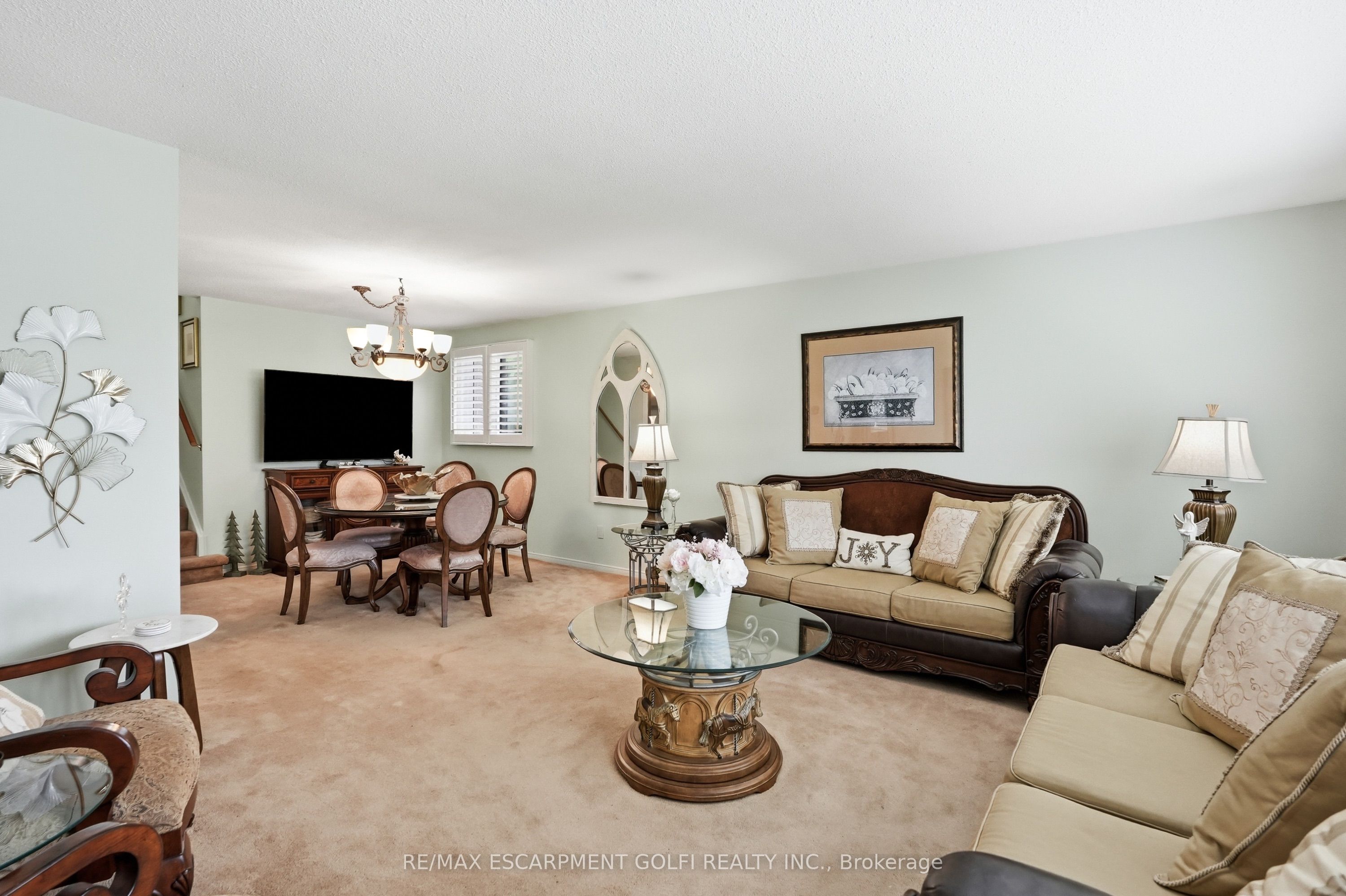 283 W Parkway Drive Property Photo 12