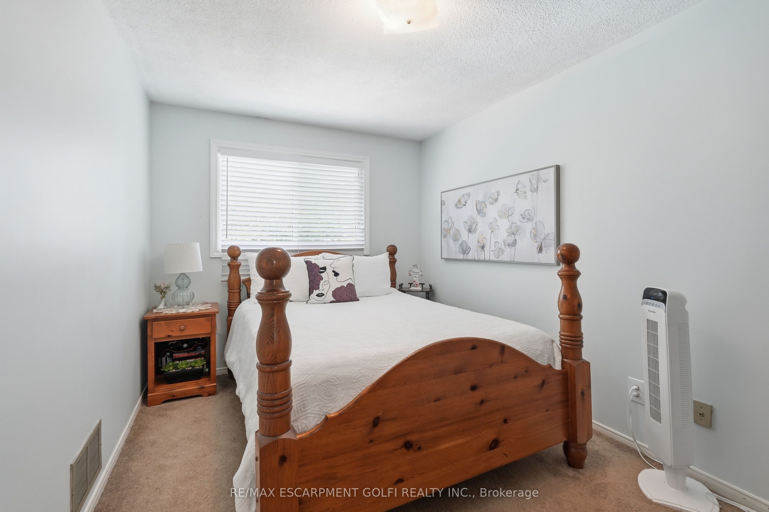 283 W Parkway Drive Property Photo 18