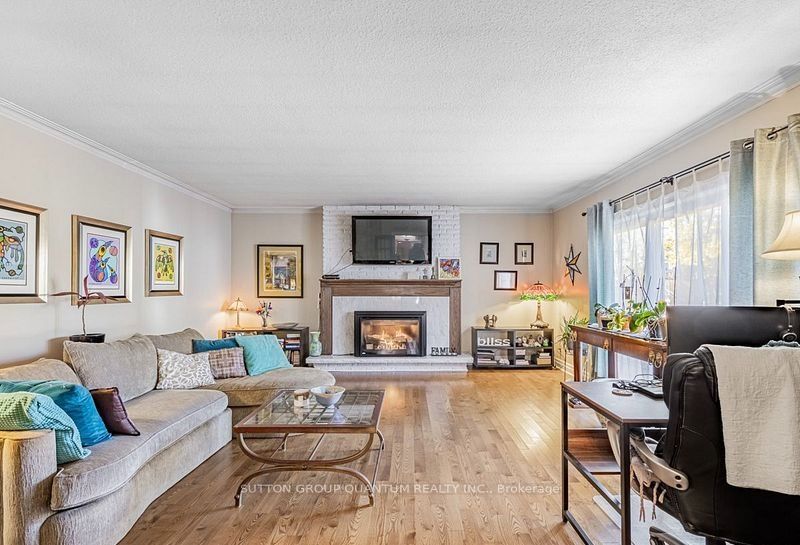 127 Mayfield Drive N Property Photo 18