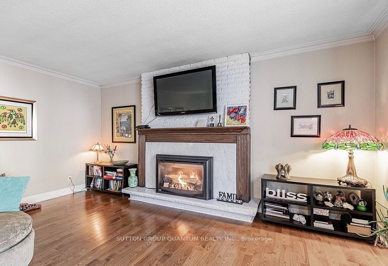 127 Mayfield Drive N Property Photo 20