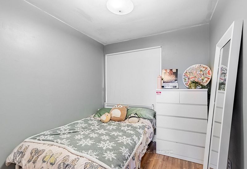 127 Mayfield Drive N Property Photo 34