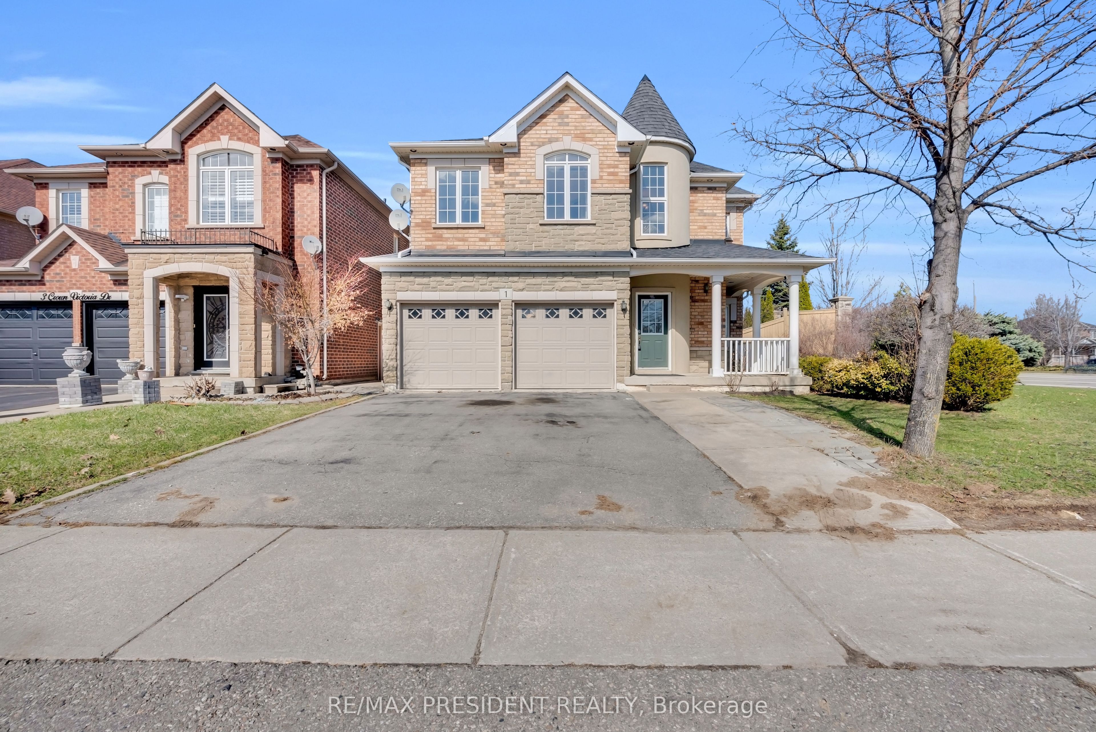 1 Crown Victoria Drive Property Photo 2