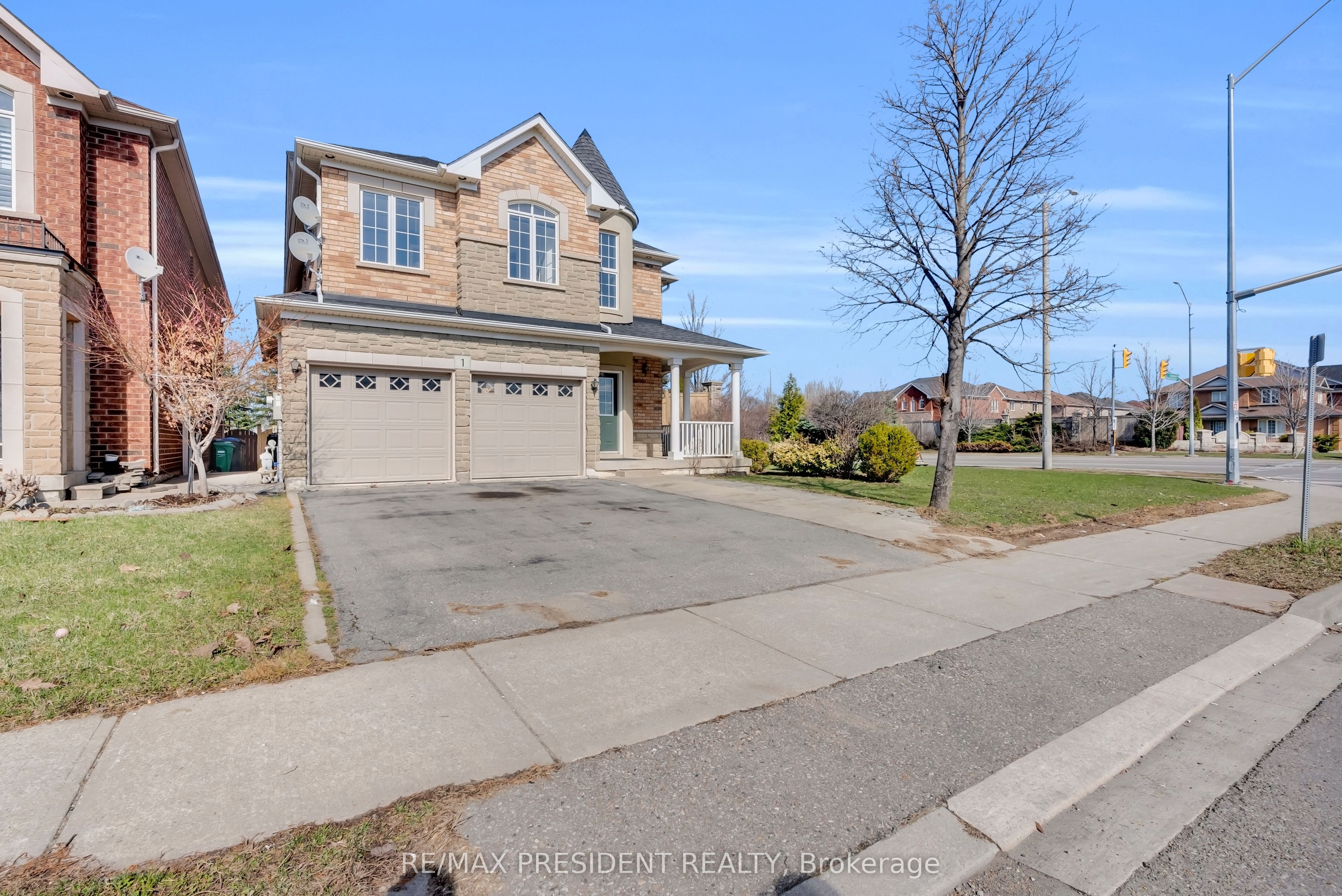 1 Crown Victoria Drive Property Photo 3