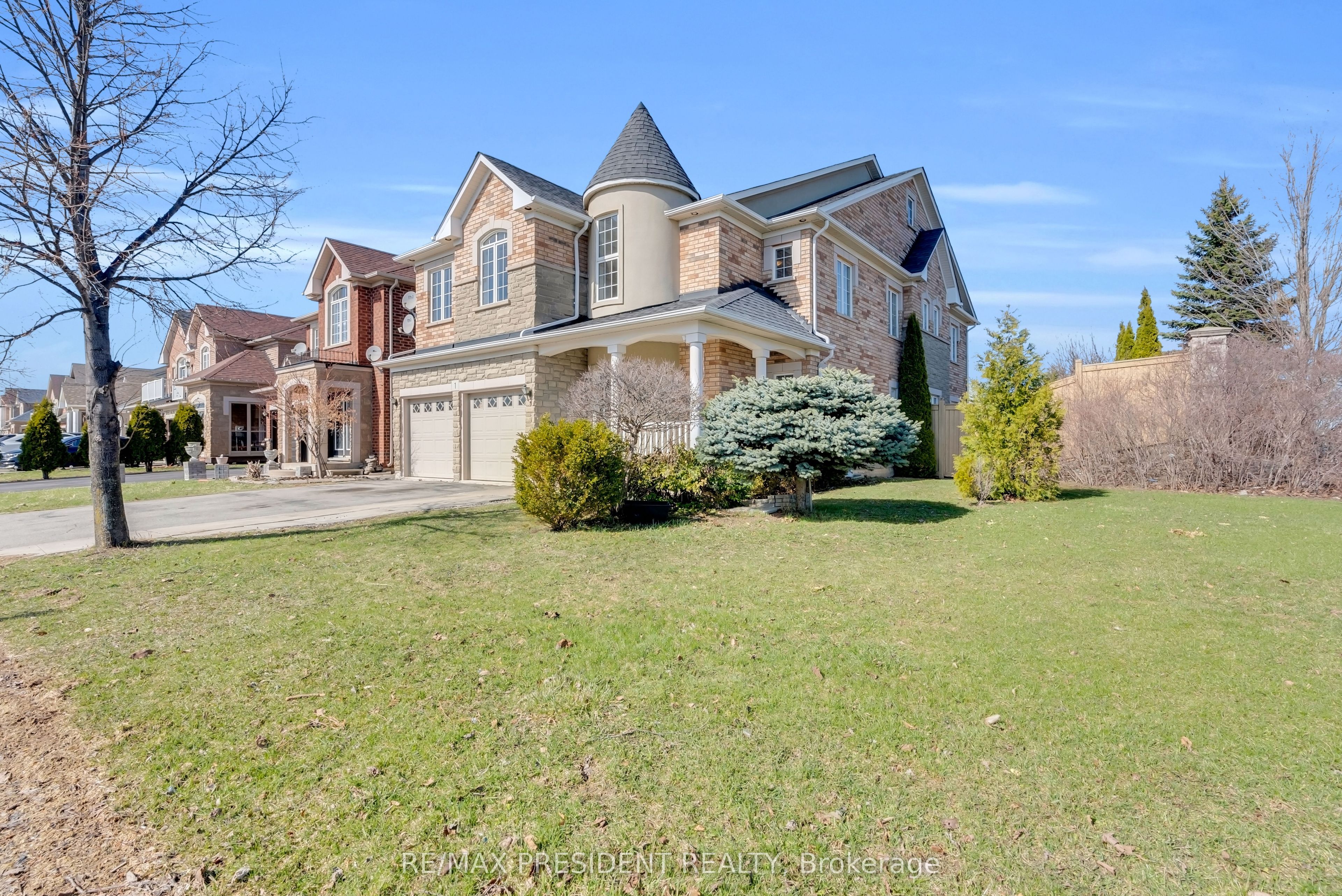 1 Crown Victoria Drive Property Photo 4