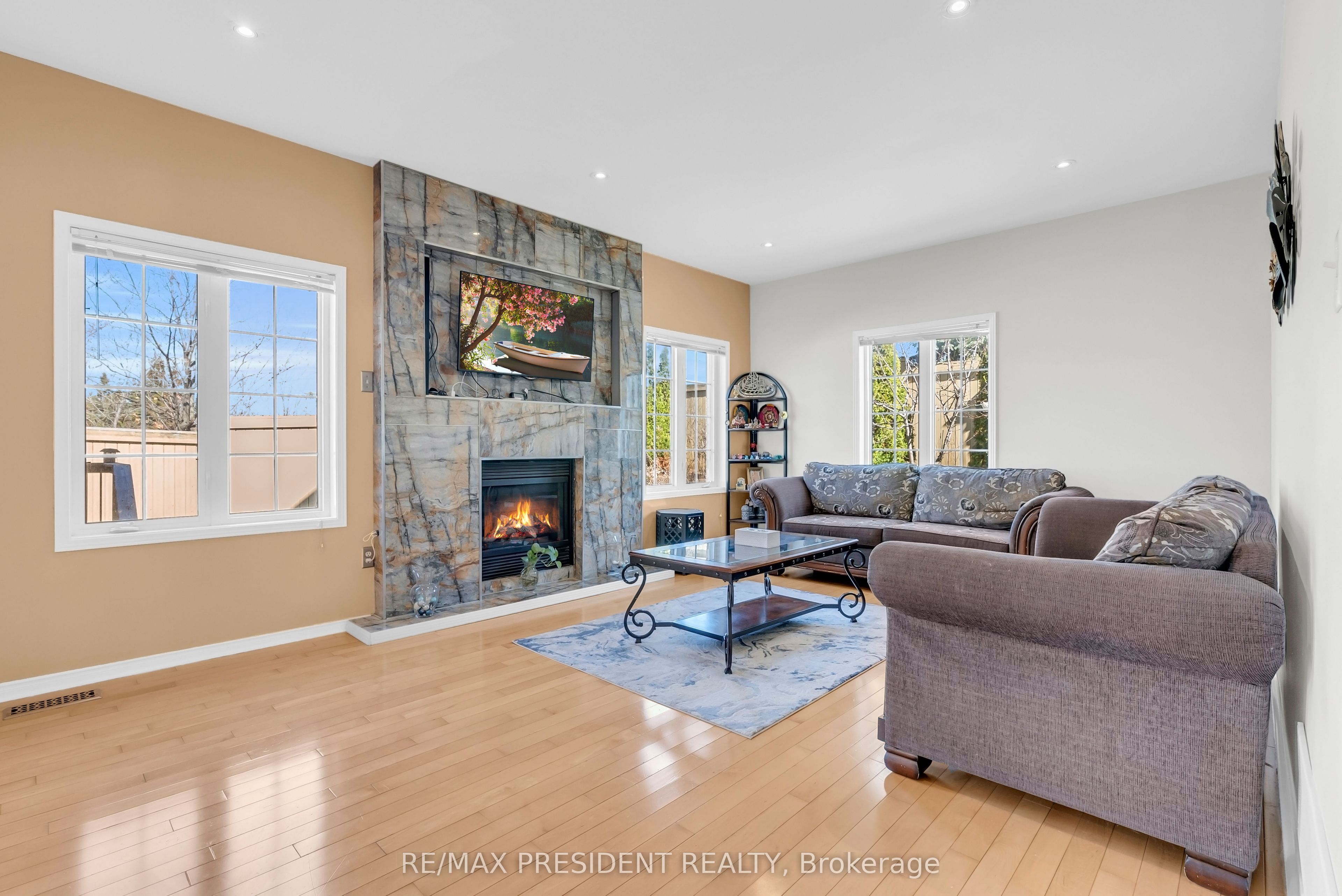 1 Crown Victoria Drive Property Photo 11