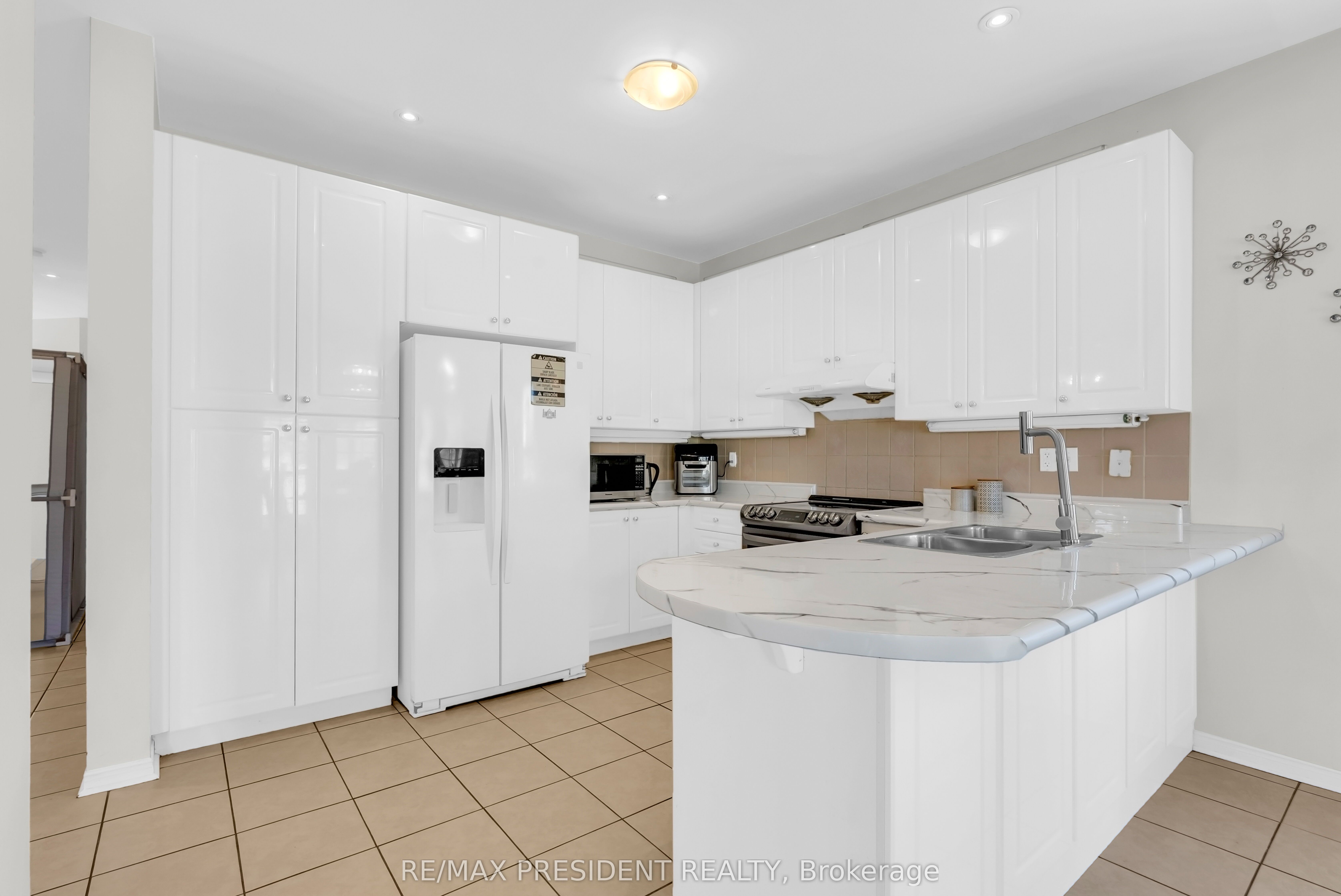 1 Crown Victoria Drive Property Photo 14