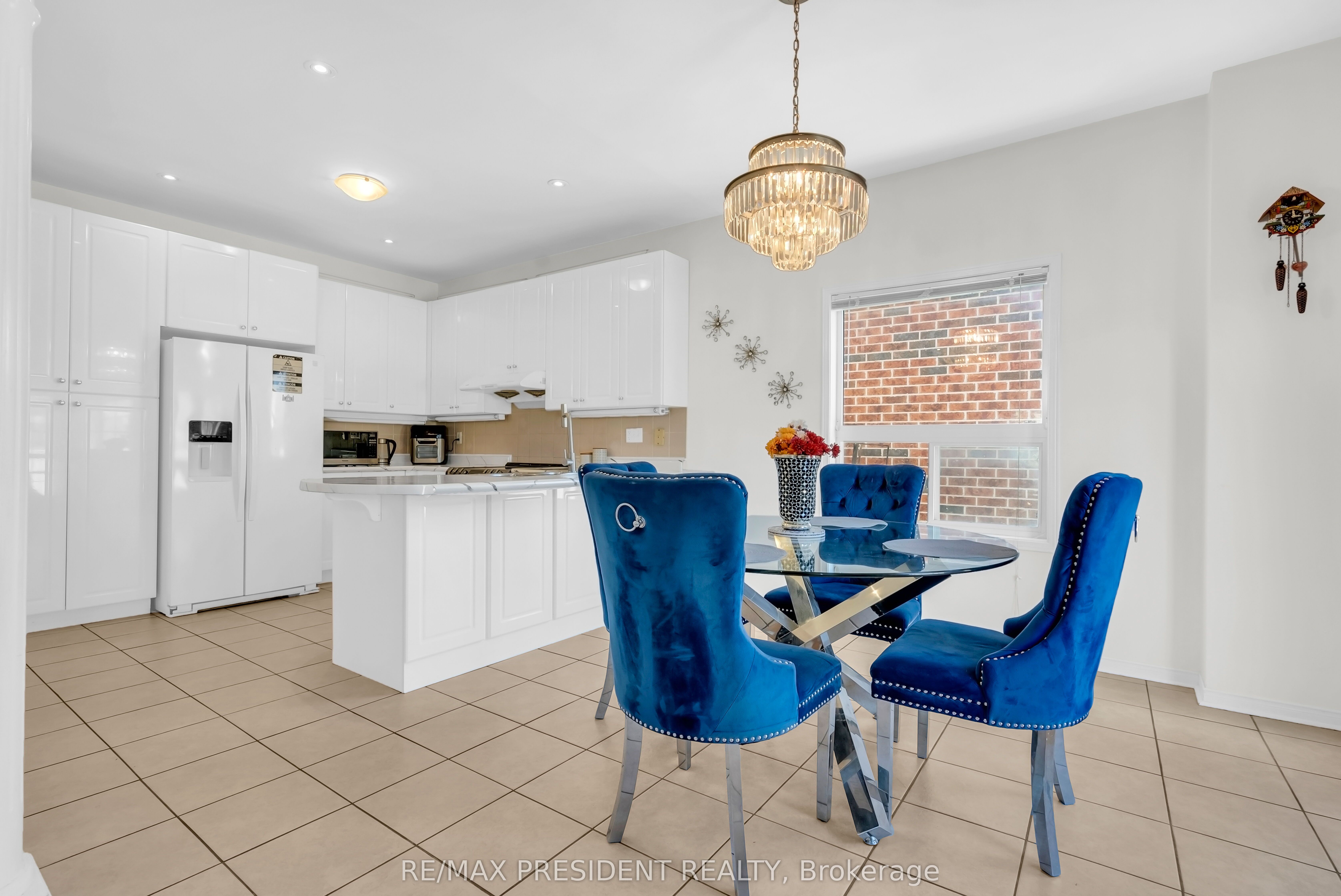 1 Crown Victoria Drive Property Photo 18