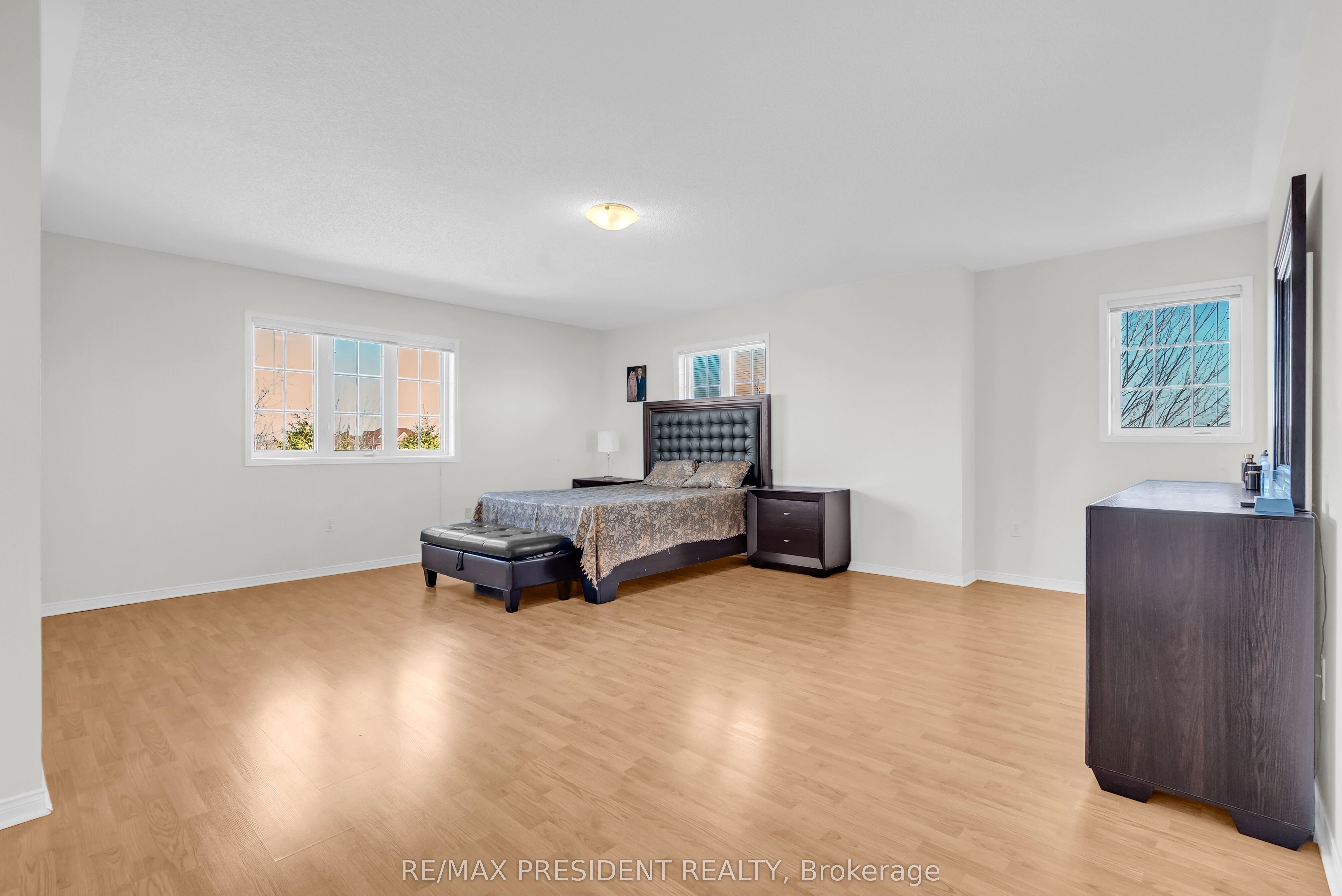 1 Crown Victoria Drive Property Photo 26