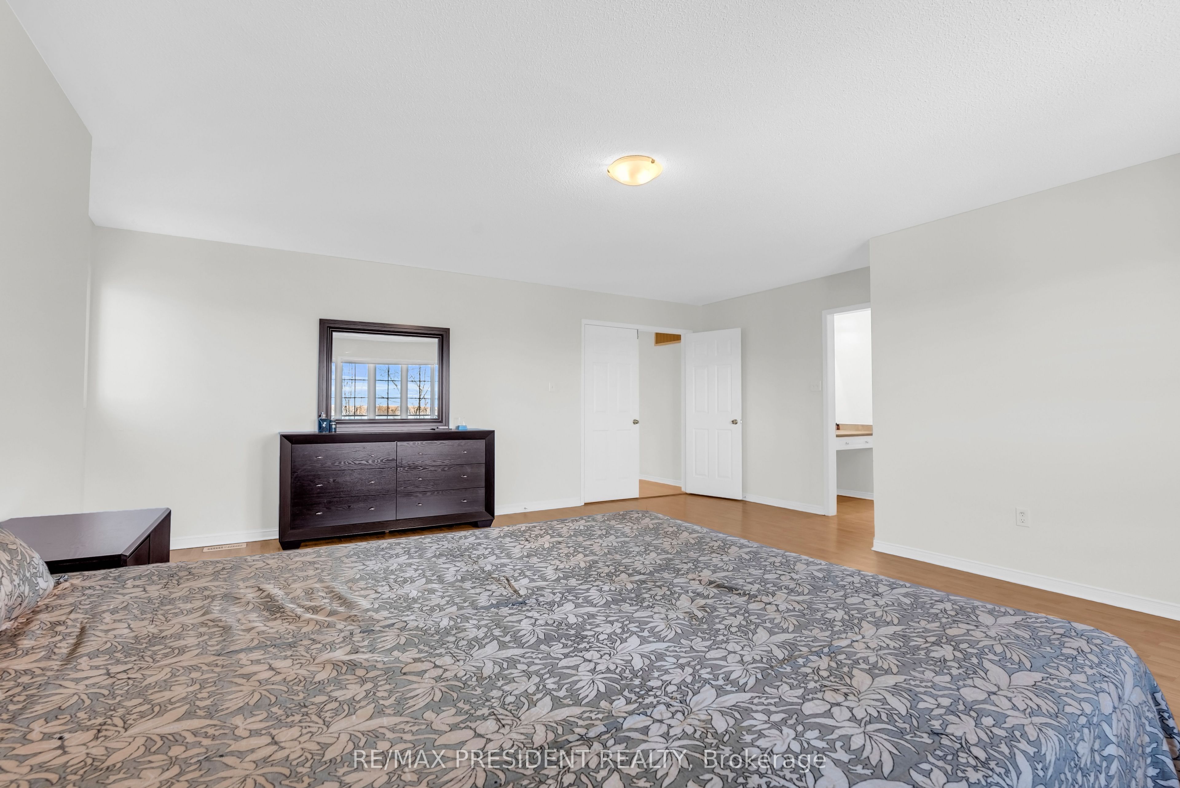 1 Crown Victoria Drive Property Photo 28