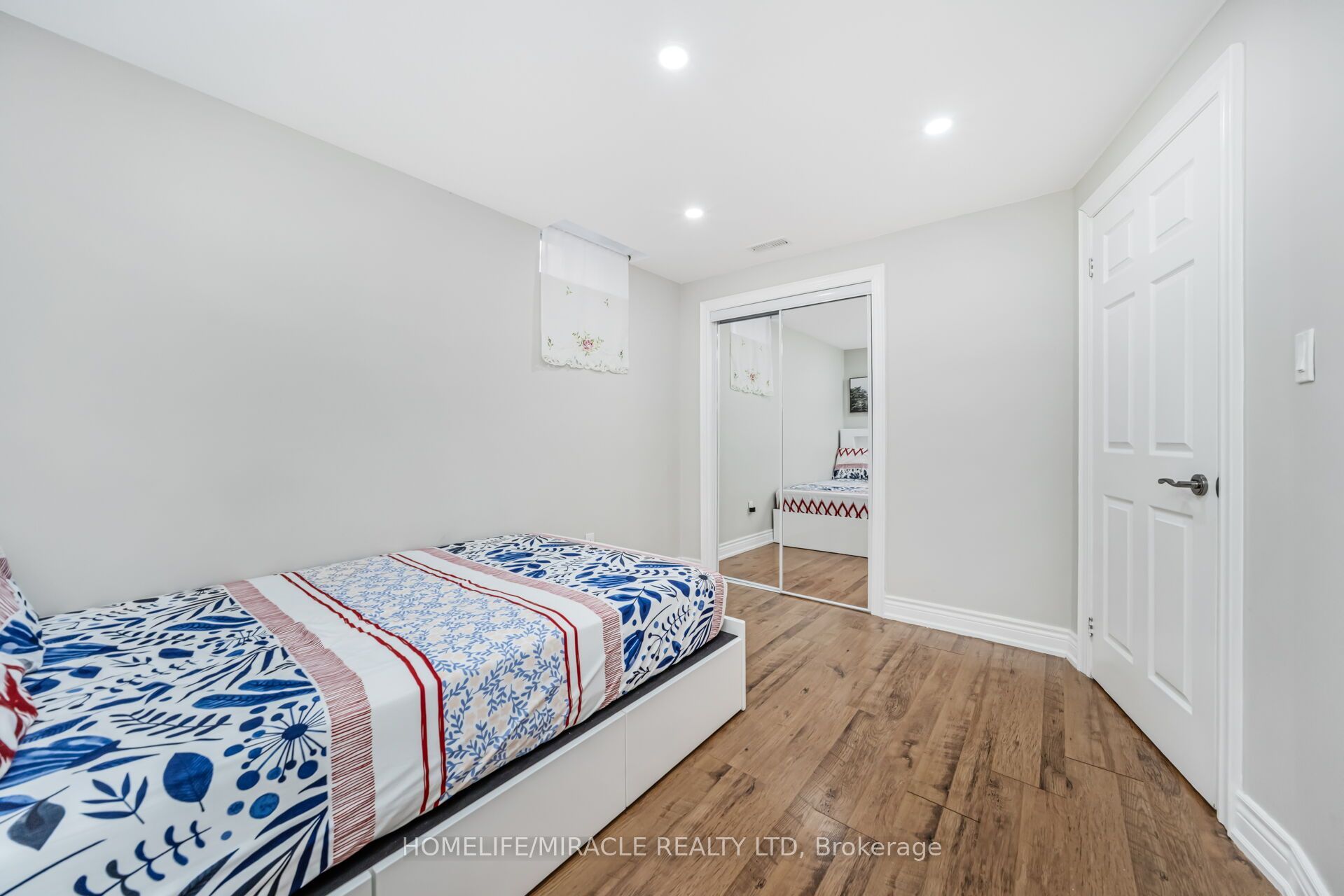 49 Cross Country Boulevard Property Photo 45