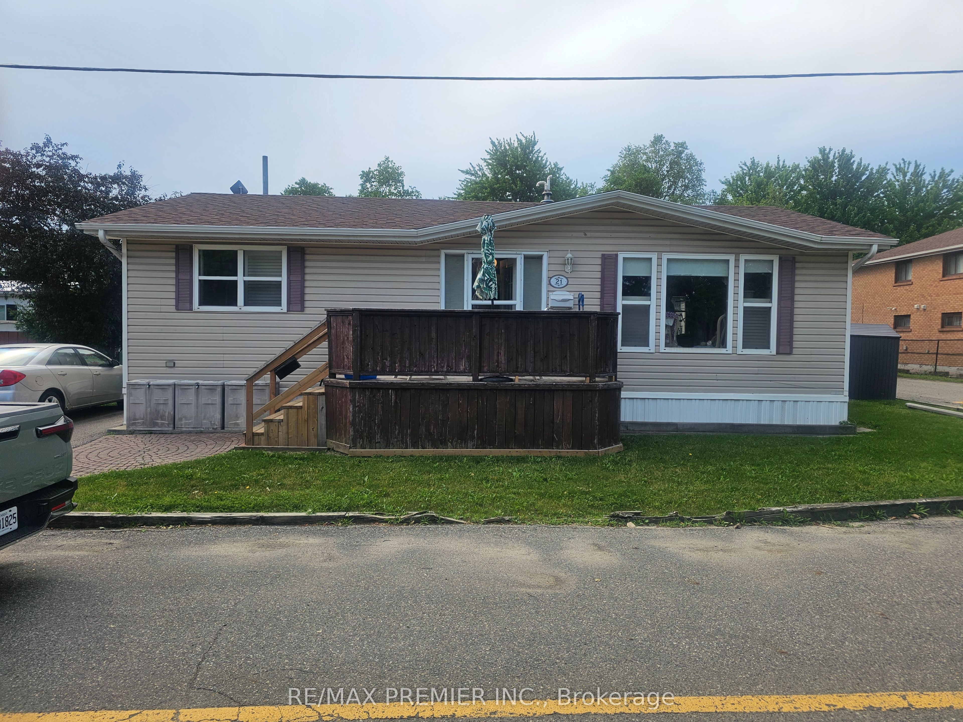 1749 Dundas Street E 5th Ave West Unit #21 Property Photo 1