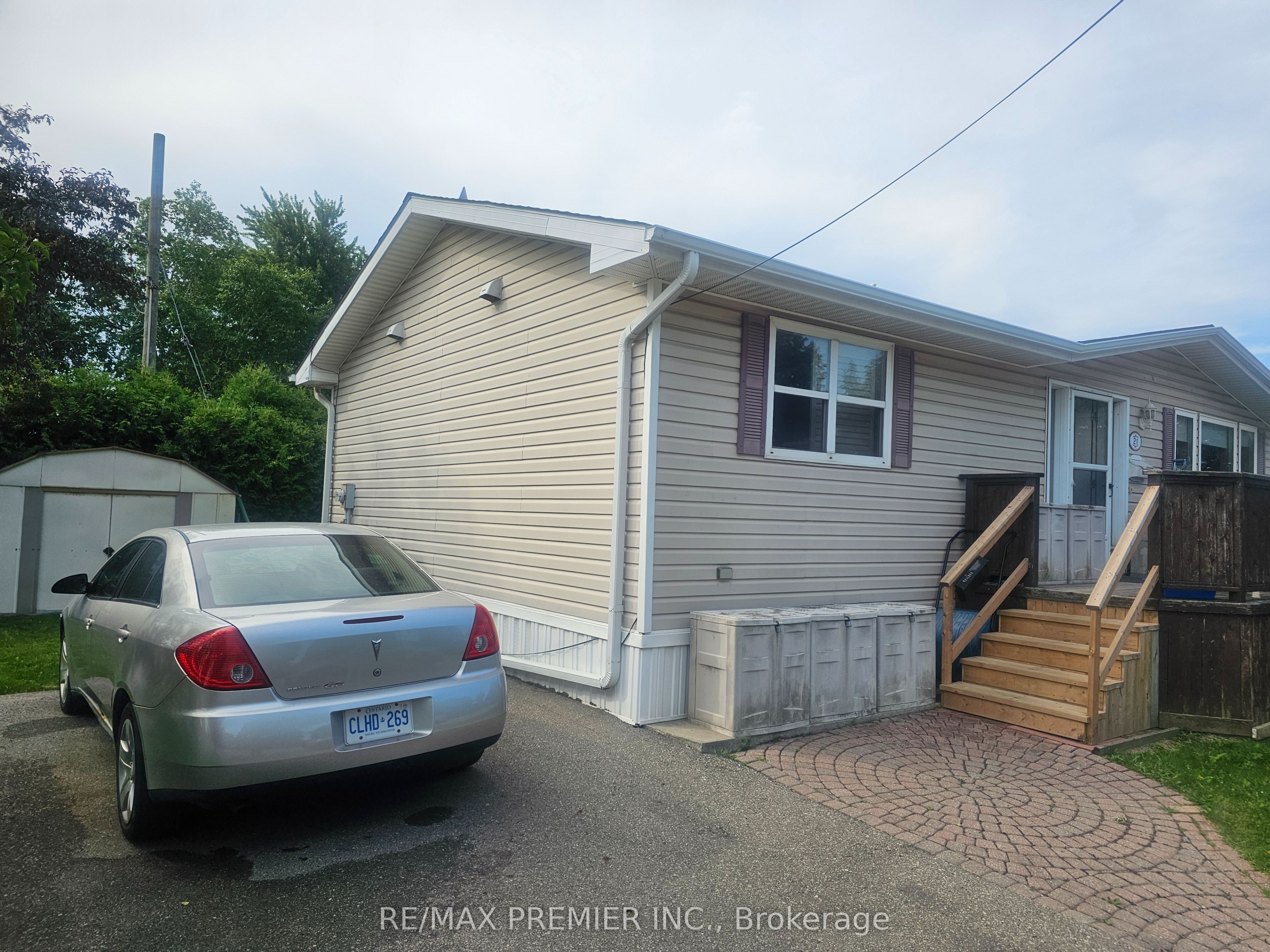 1749 Dundas Street E 5th Ave West Unit #21 Property Photo 2