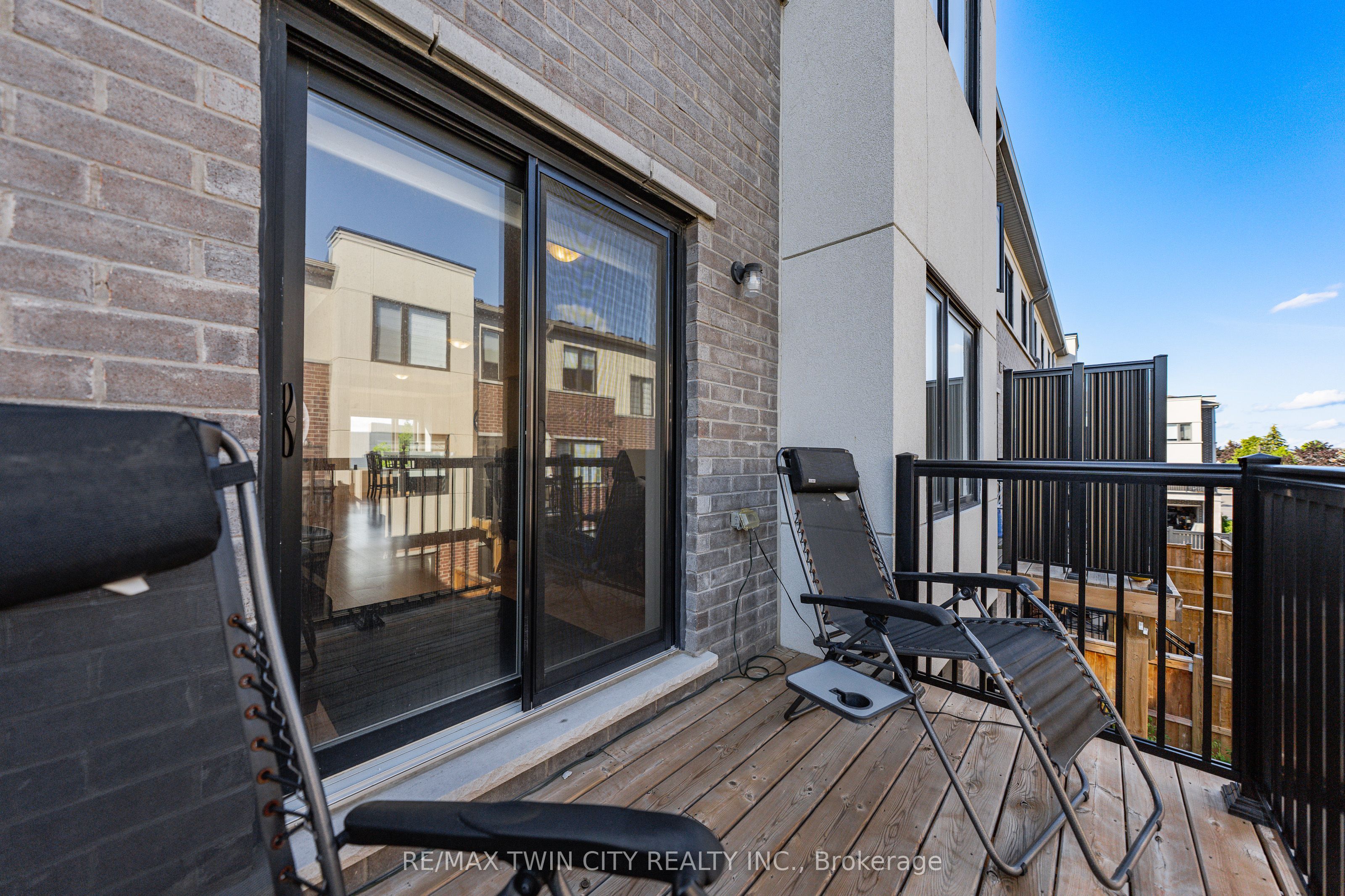 49 Lambert Lane Property Photo 18
