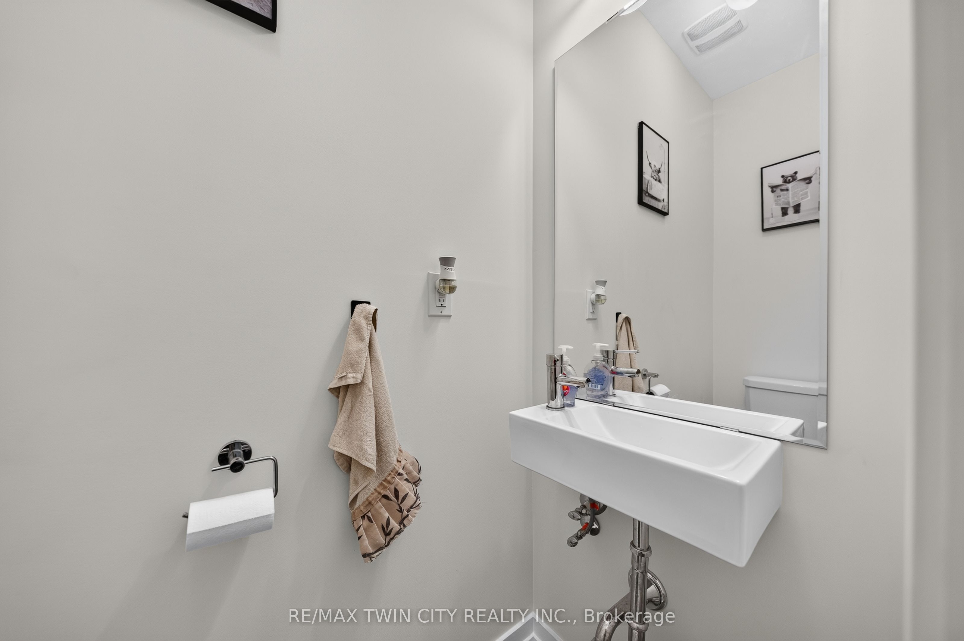 49 Lambert Lane Property Photo 24
