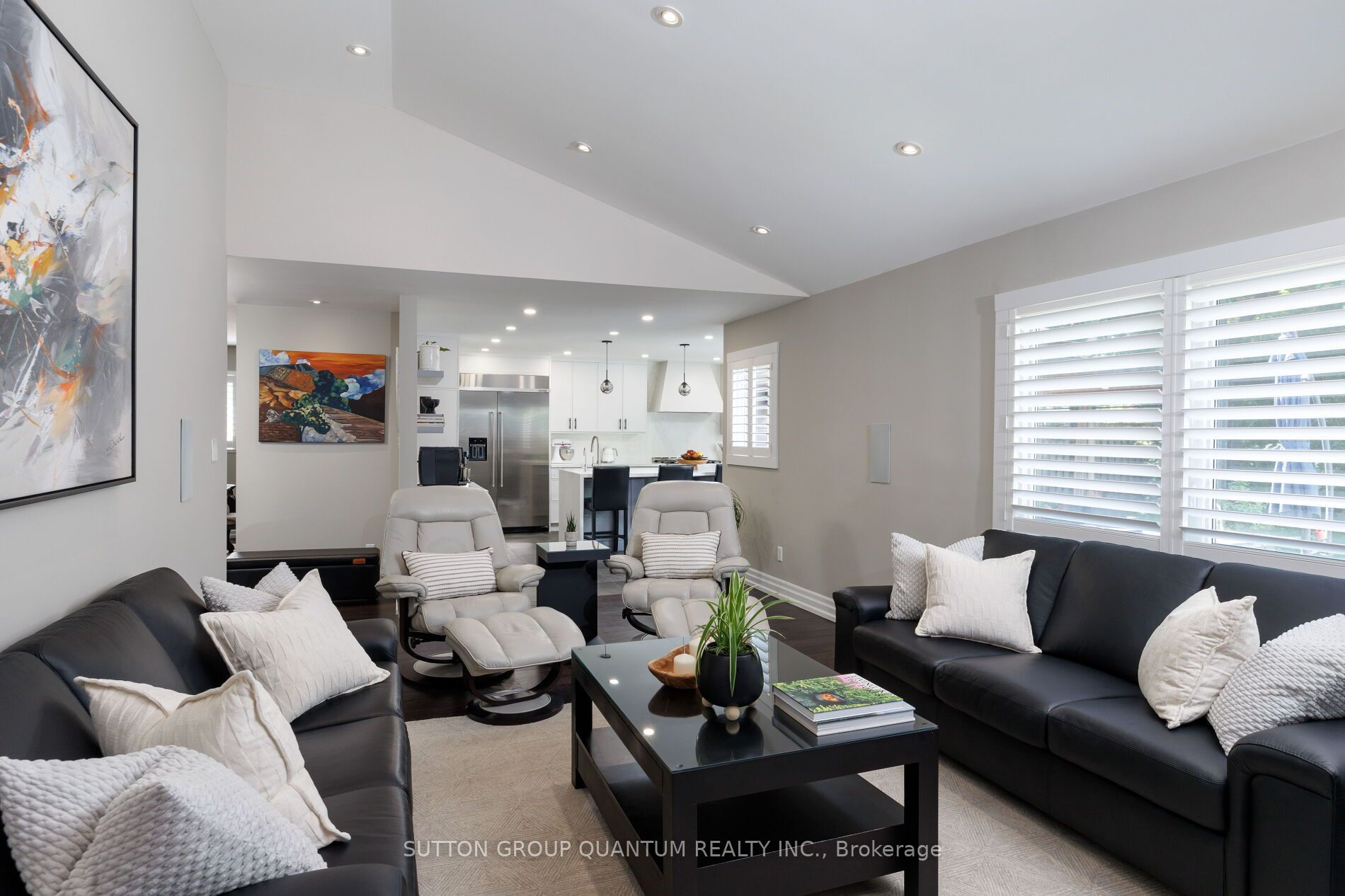 1883 Bough Beeches Boulevard Property Photo 6