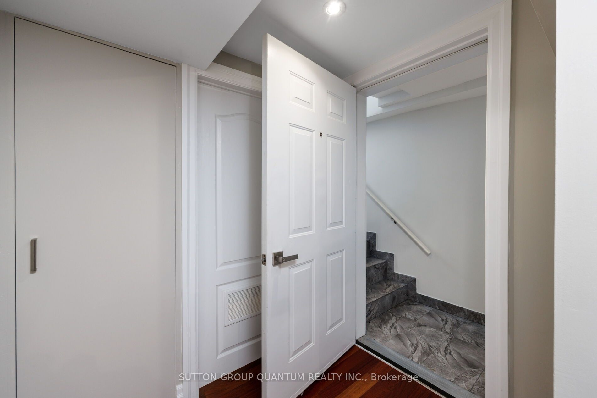 1883 Bough Beeches Boulevard Property Photo 25