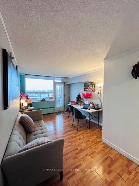 50 Lotherton Pathway 815 Property Photo 8