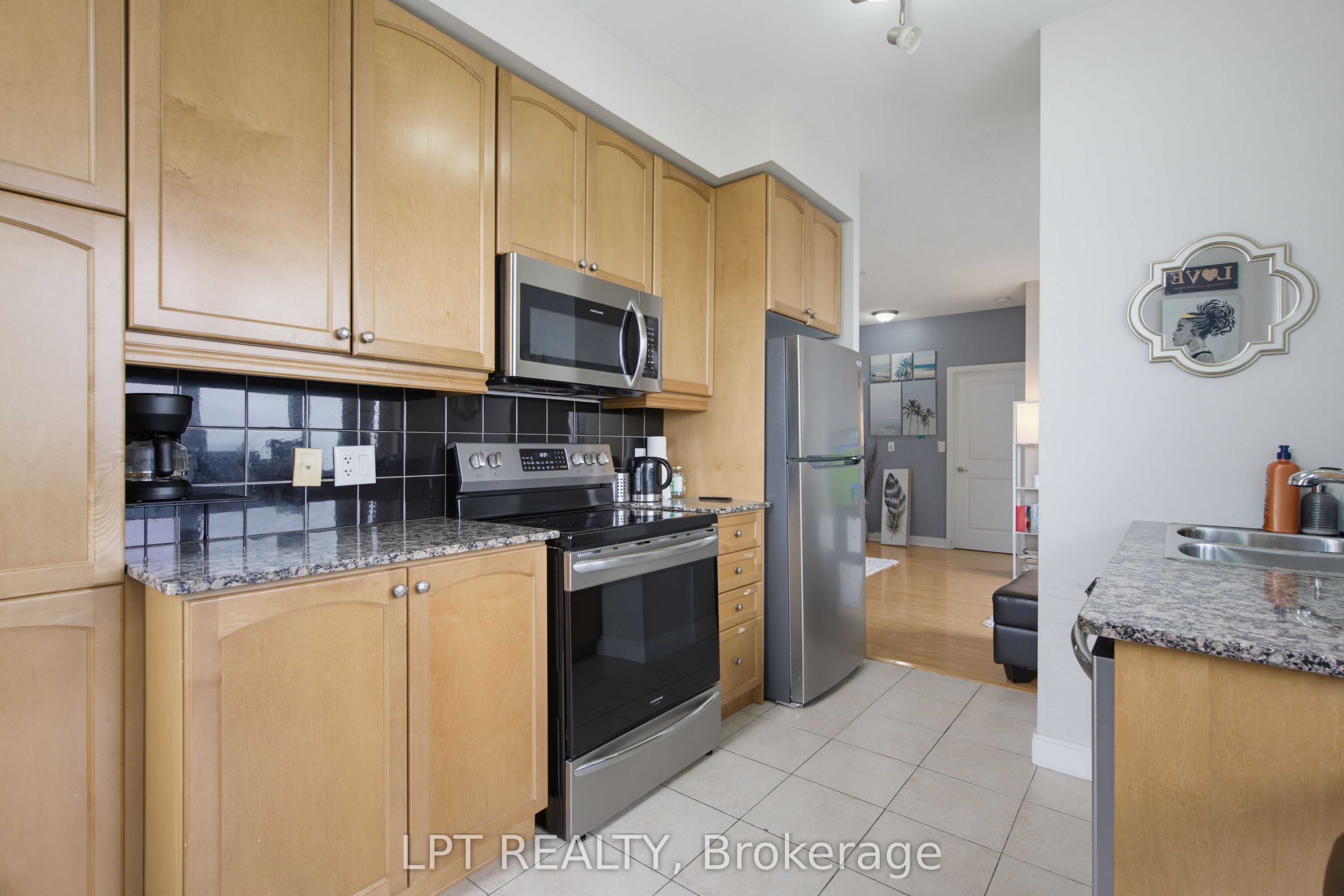 80 Absolute Avenue 1303 Property Photo 10