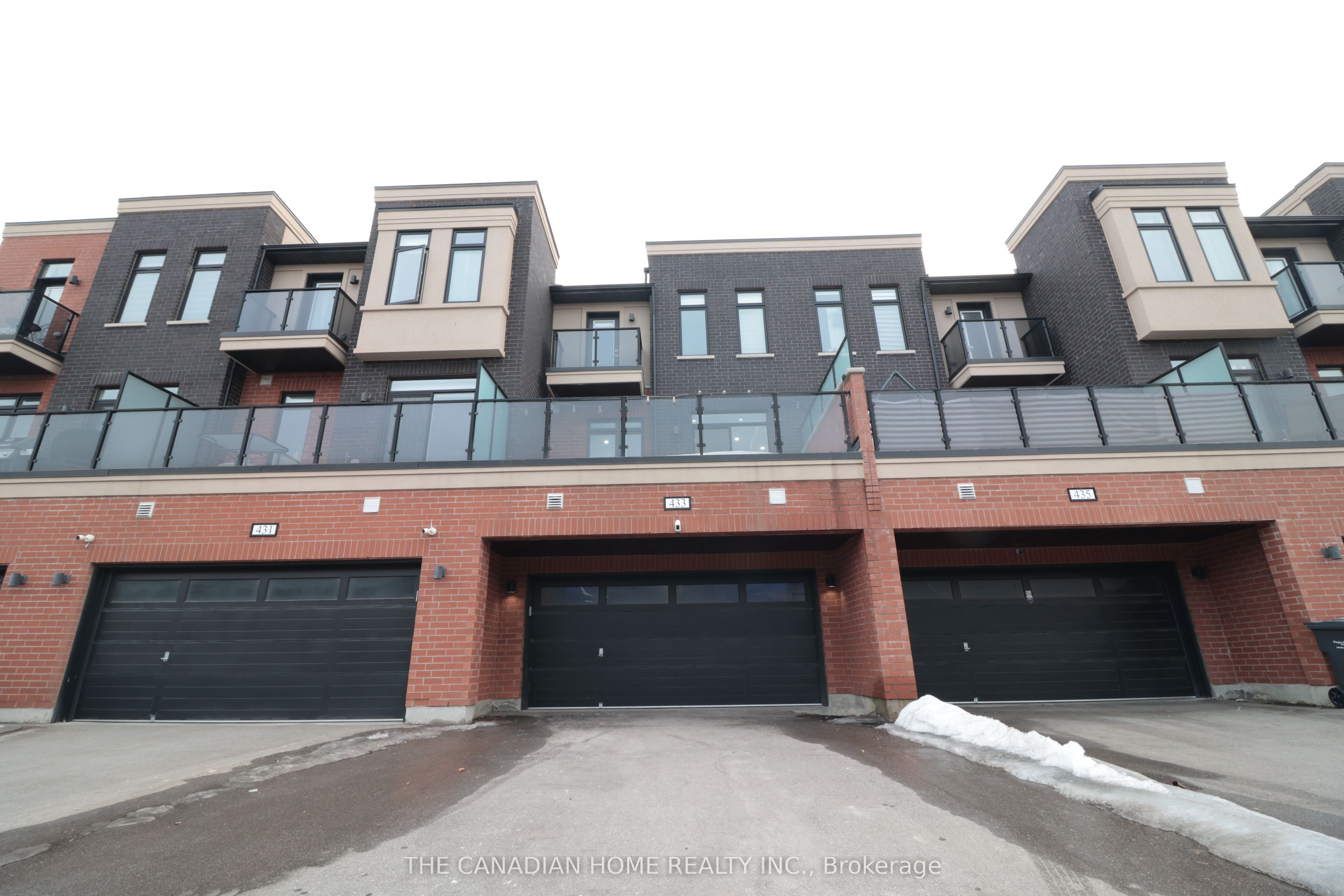 433 Veterans Drive Property Photo 2