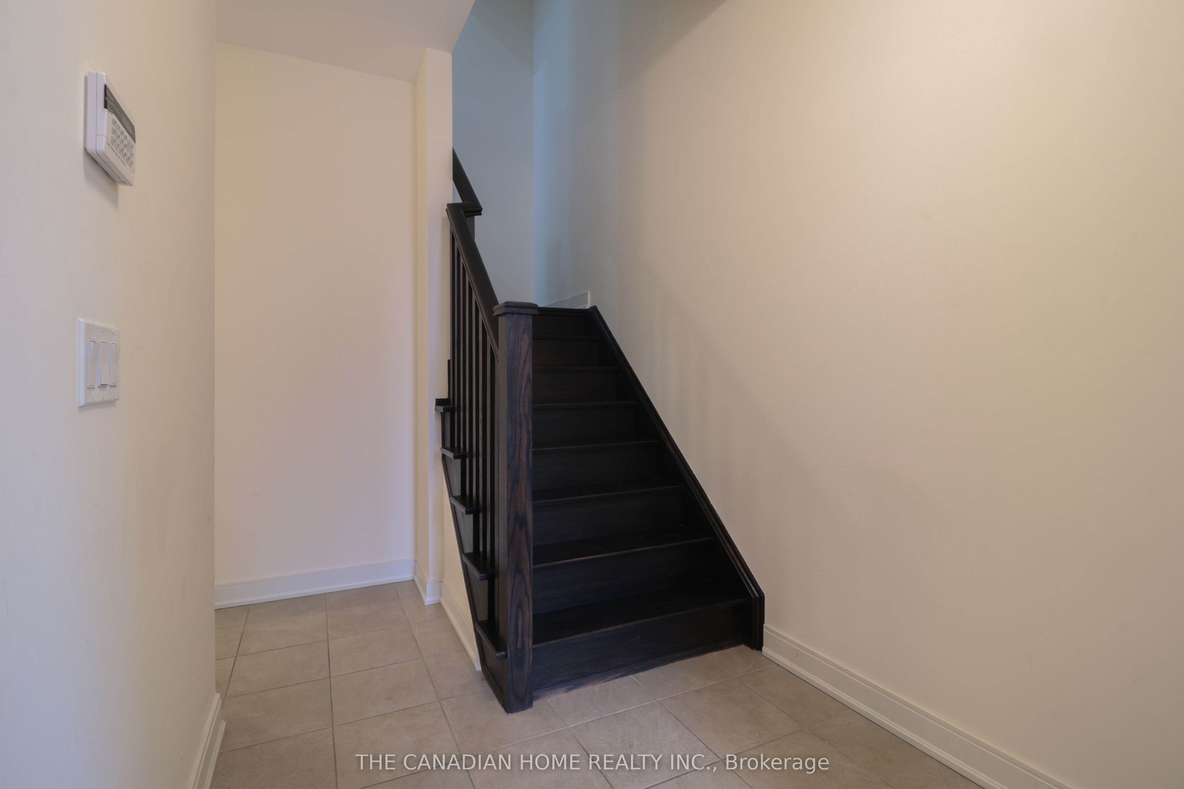 433 Veterans Drive Property Photo 7