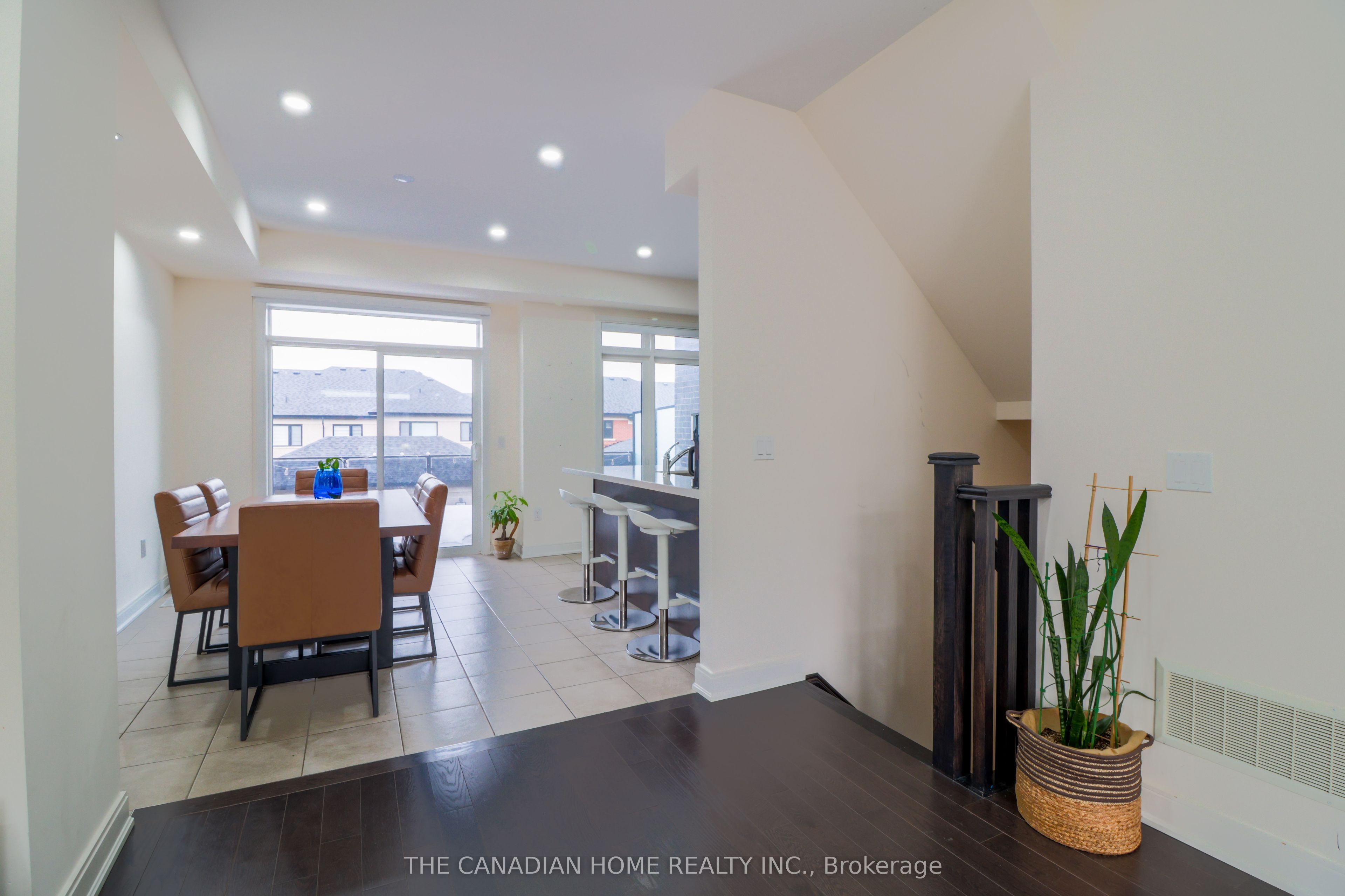 433 Veterans Drive Property Photo 13