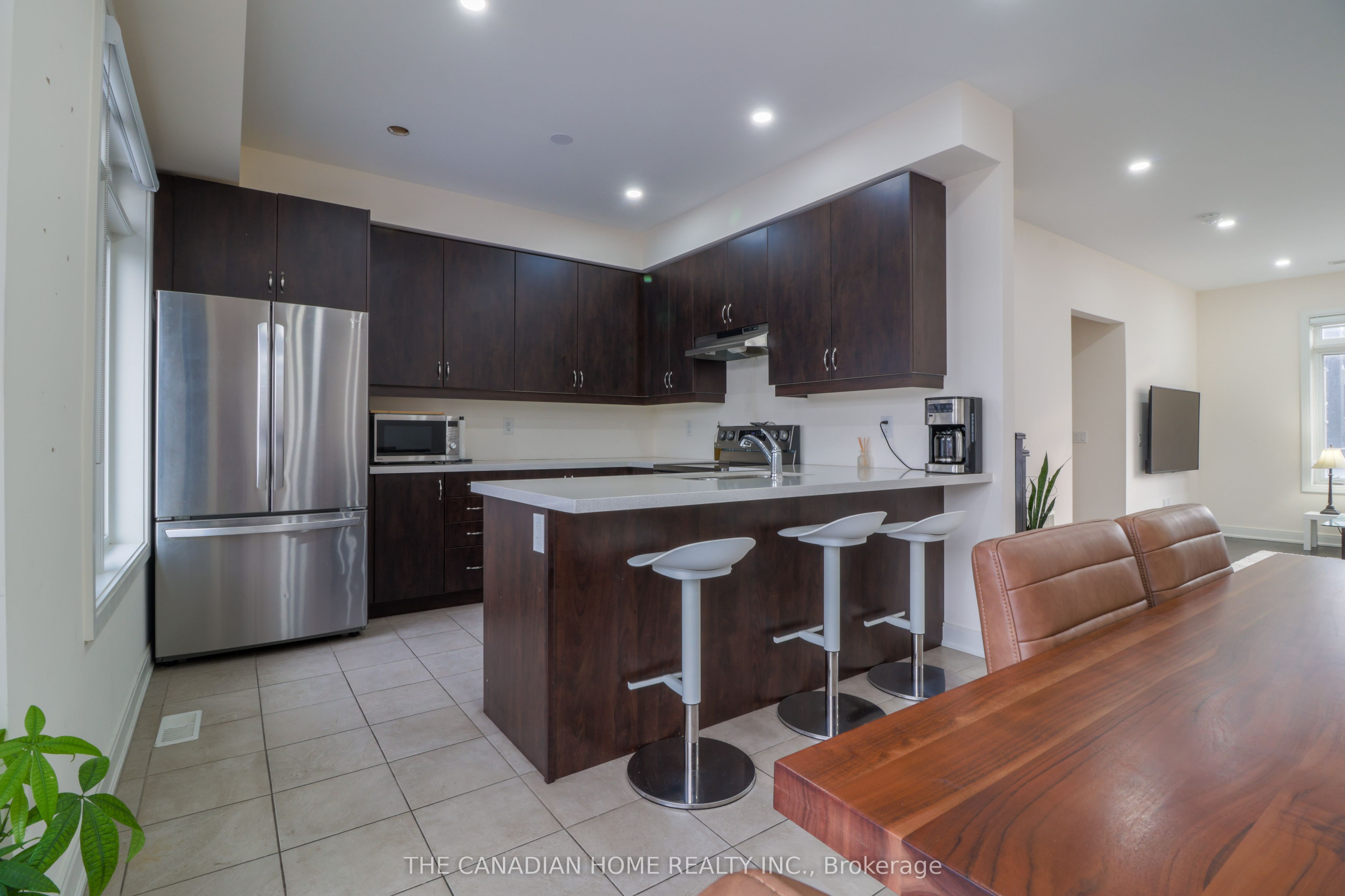 433 Veterans Drive Property Photo 16