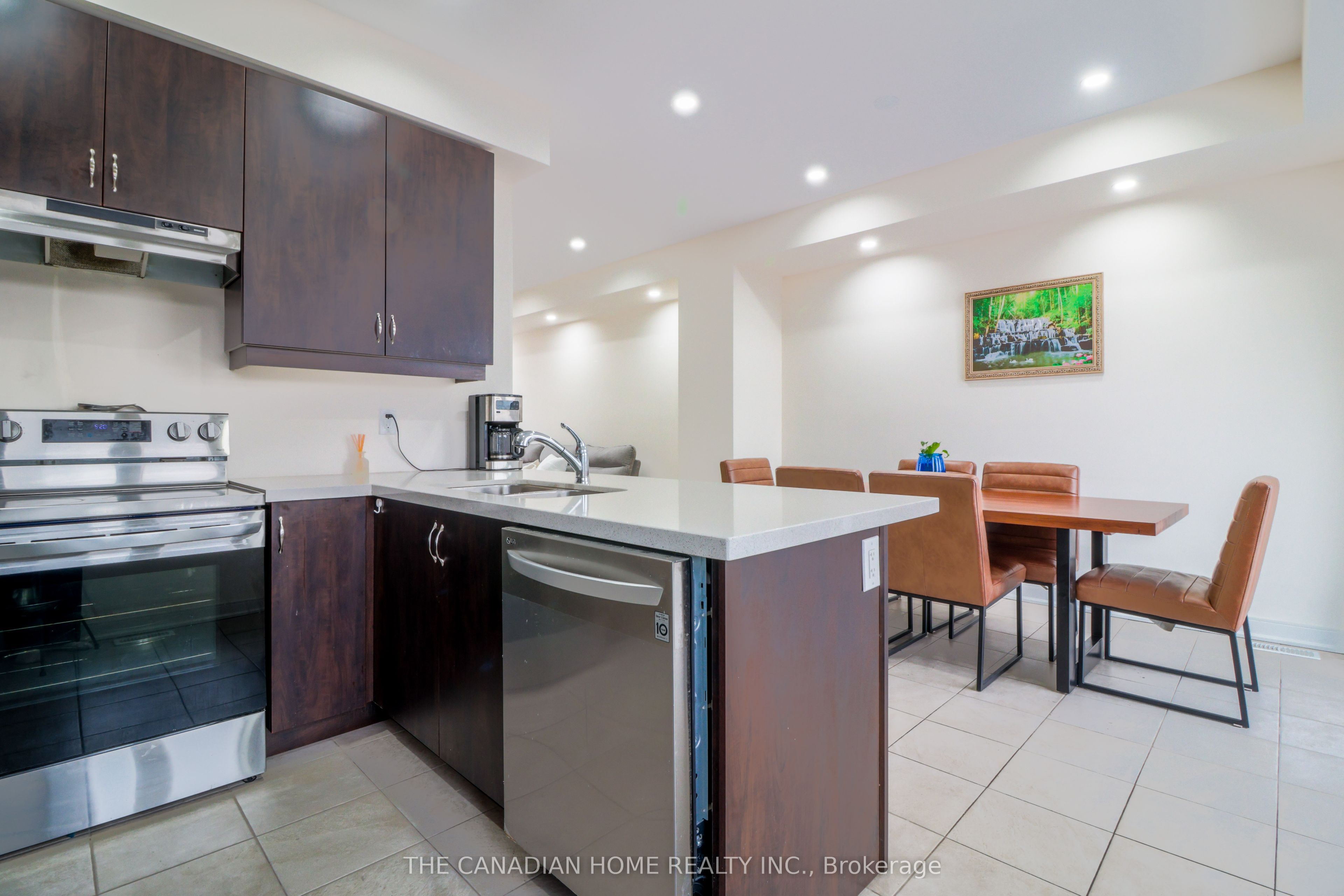 433 Veterans Drive Property Photo 17
