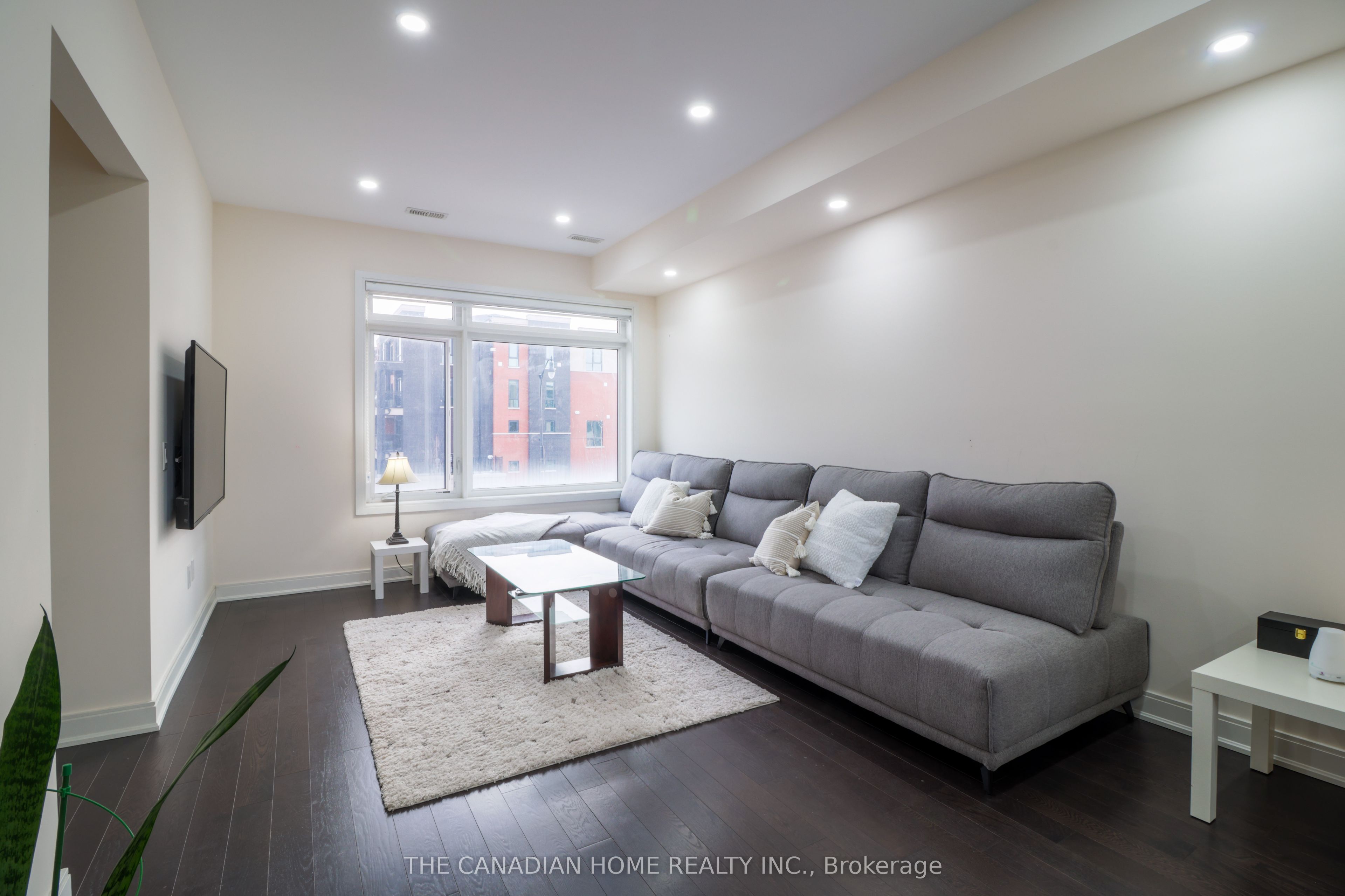 433 Veterans Drive Property Photo 18