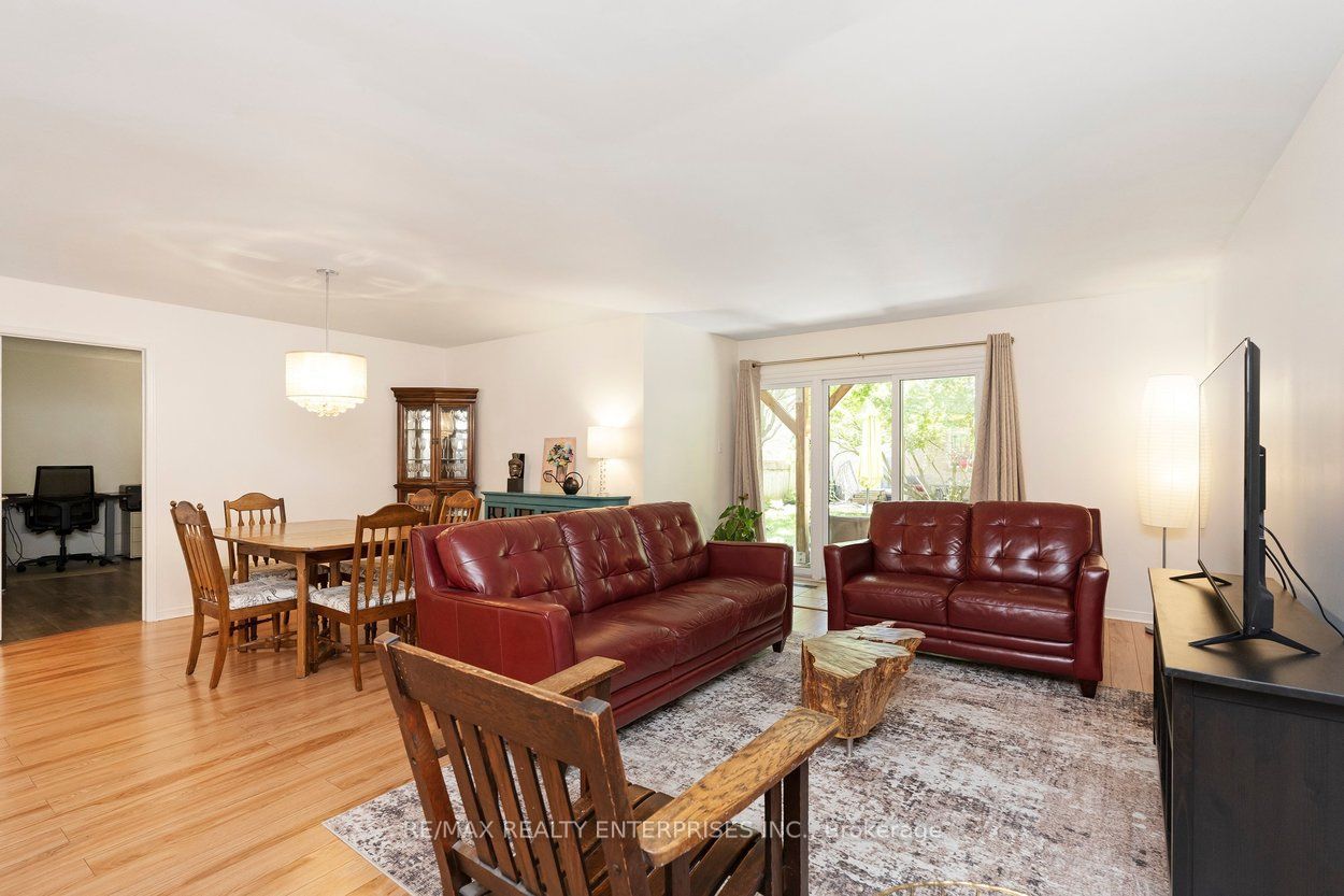 2055 Walkers Line 117 Property Photo 13