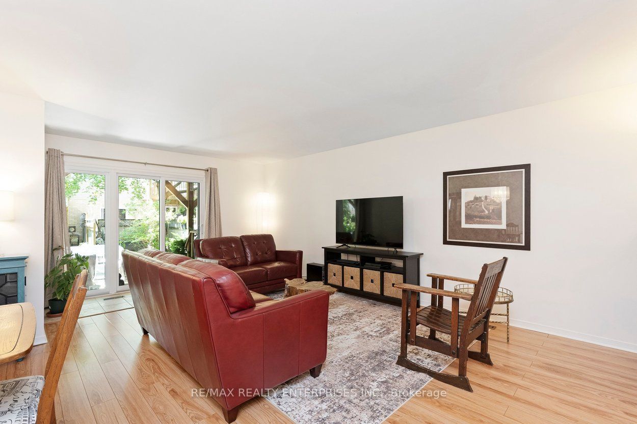 2055 Walkers Line 117 Property Photo 14