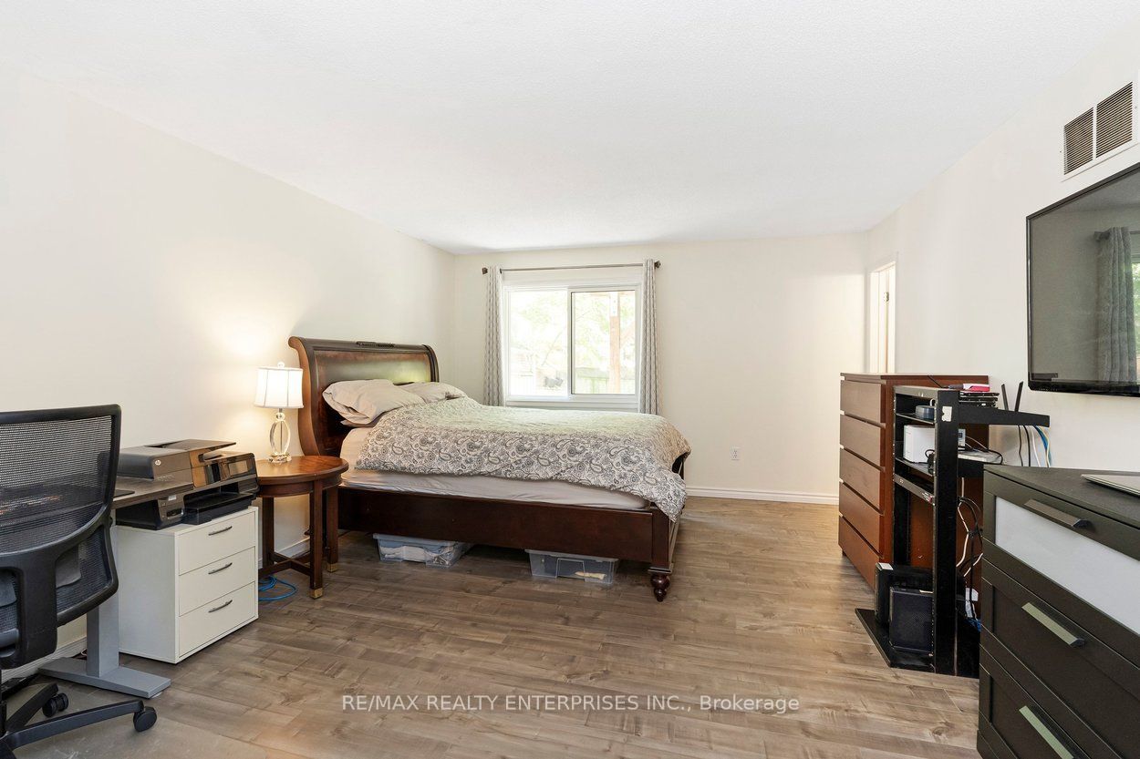 2055 Walkers Line 117 Property Photo 20