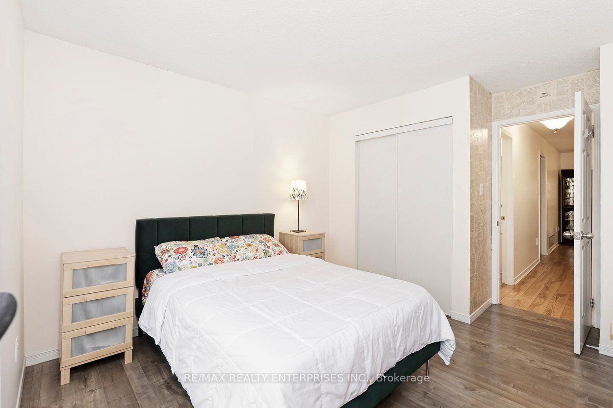 2055 Walkers Line 117 Property Photo 26