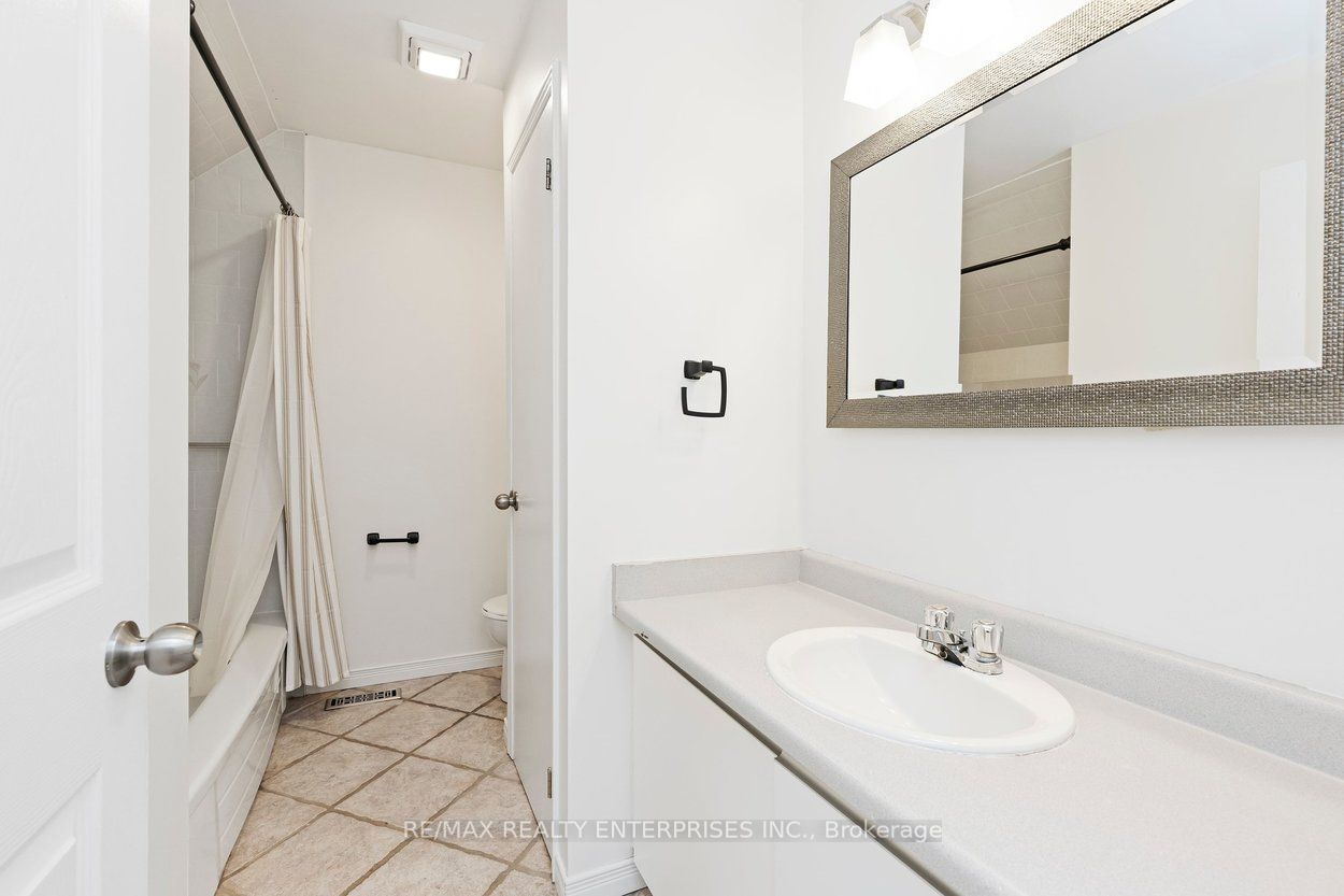 2055 Walkers Line 117 Property Photo 27