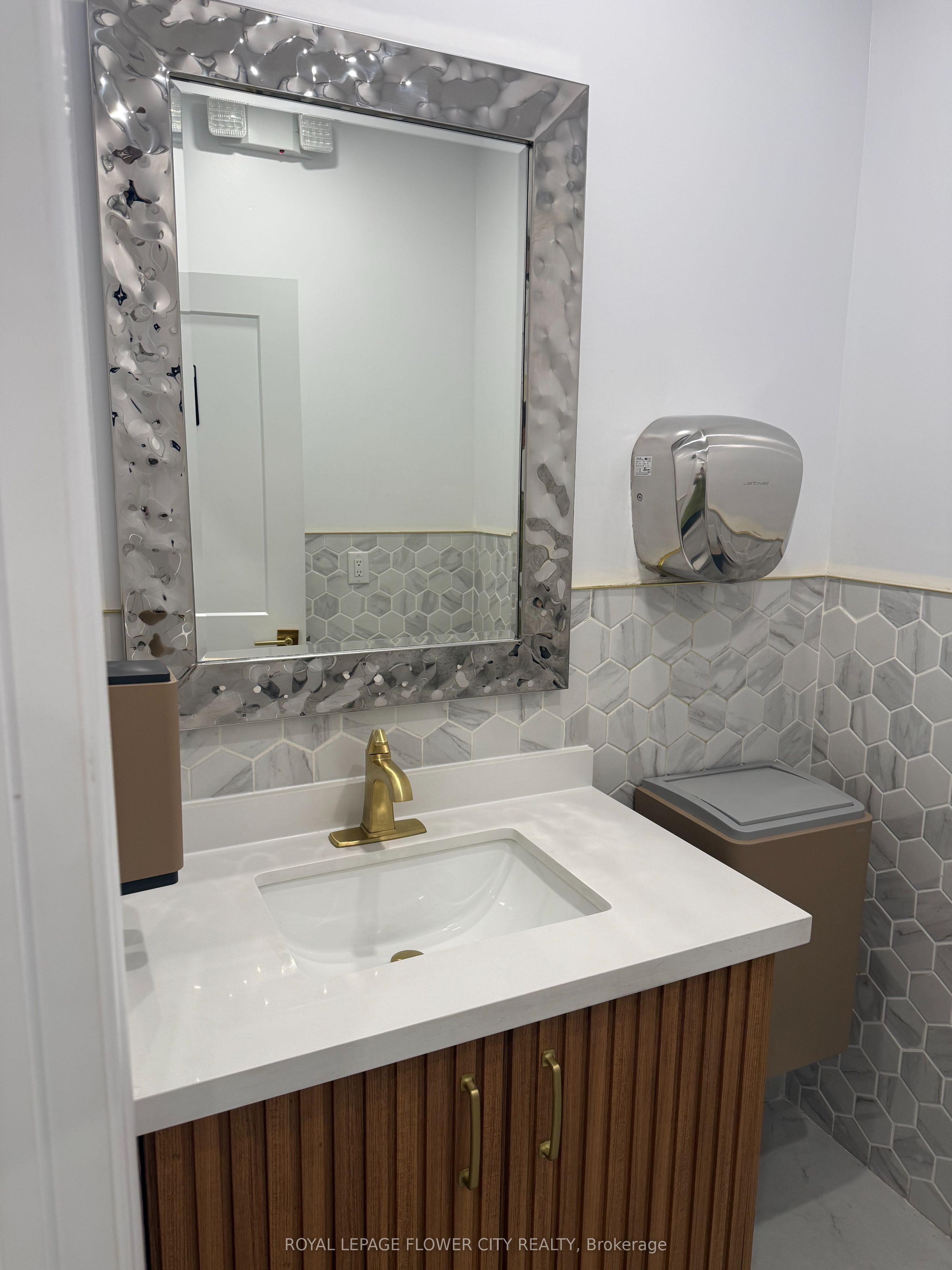 2131 Williams Parkway 2 Property Photo 14