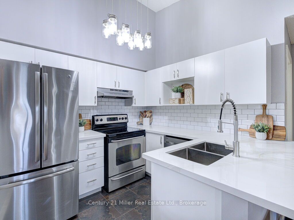 1800 Walkers Line 406 Property Photo 10