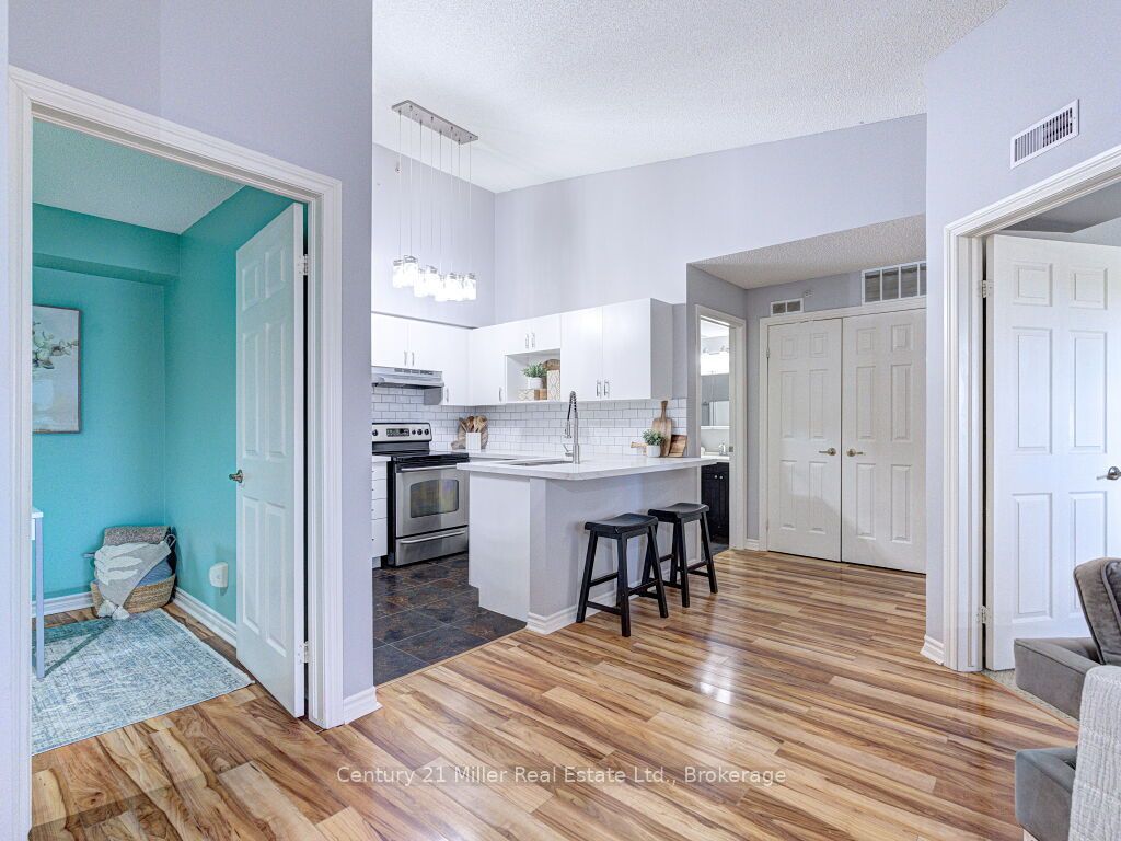 1800 Walkers Line 406 Property Photo 12