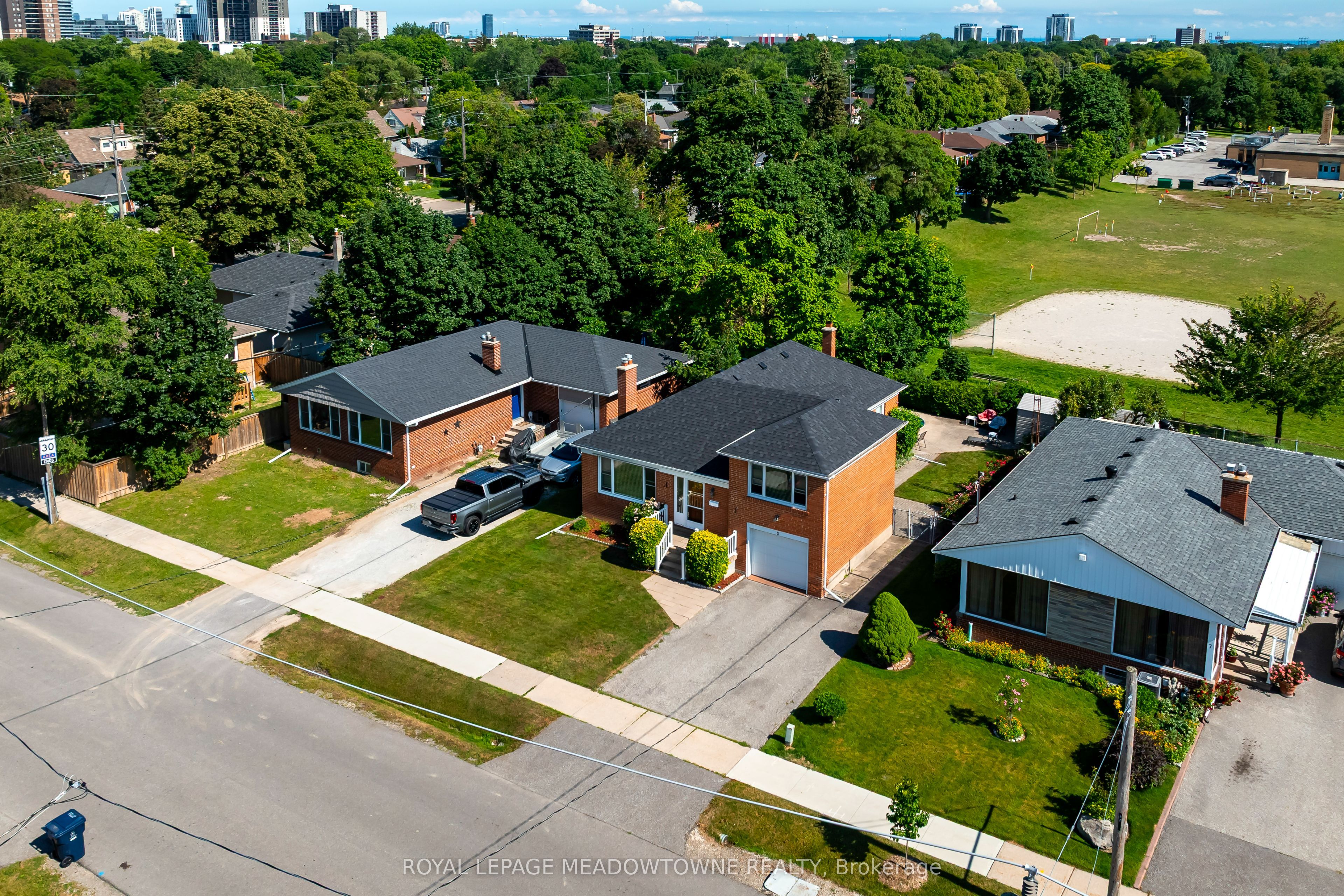 5 Boreal Road Property Photo 1
