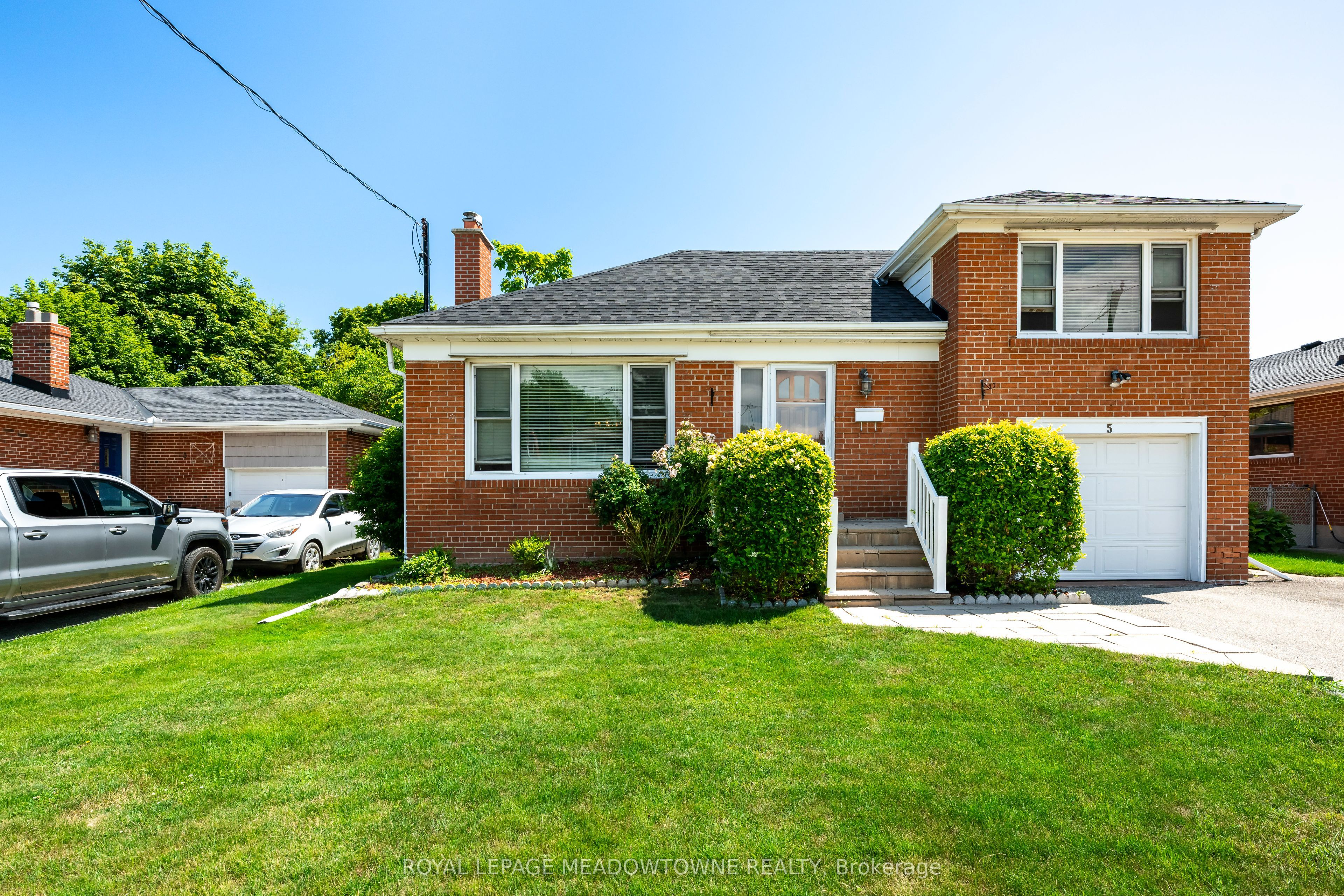 5 Boreal Road Property Photo 2