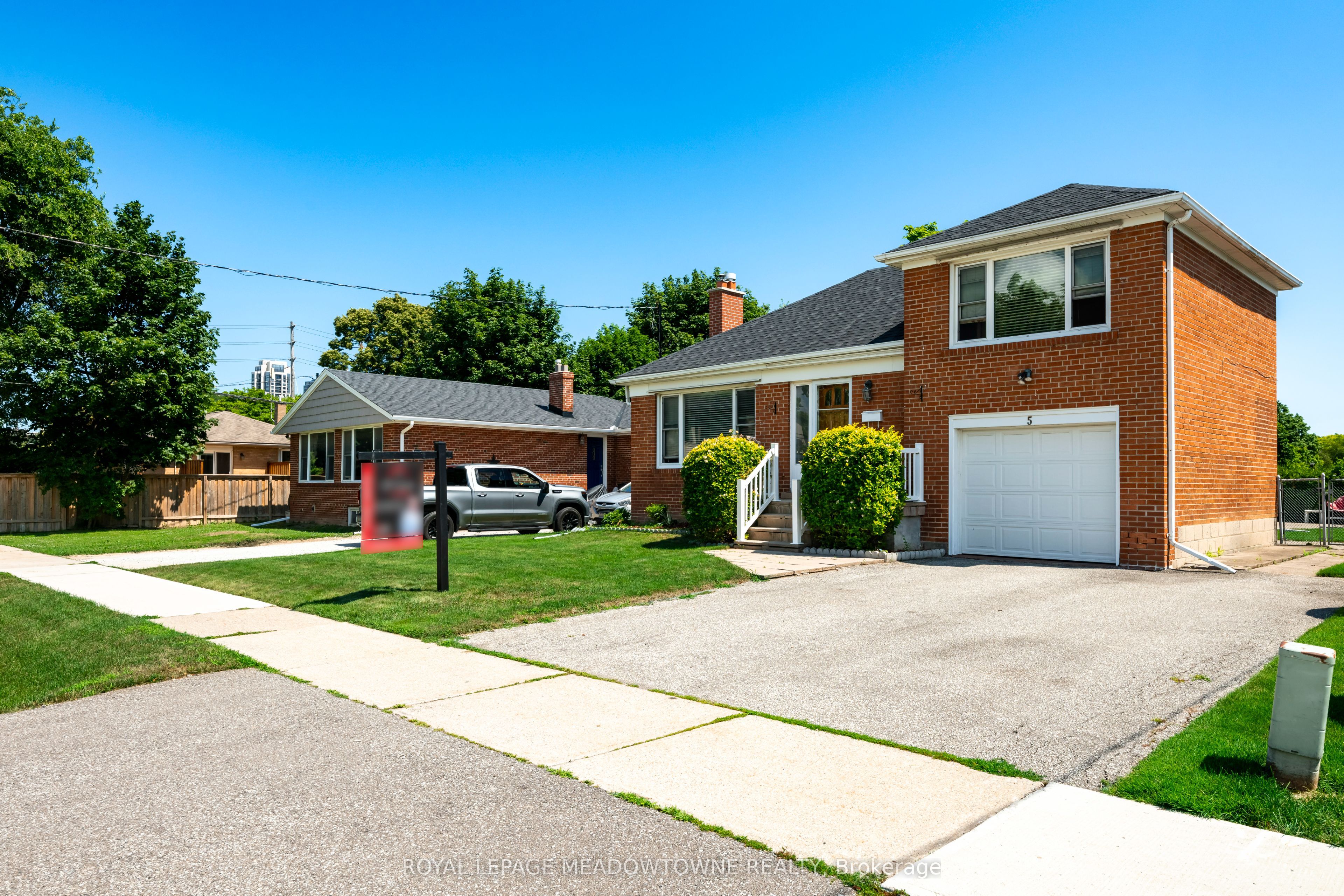 5 Boreal Road Property Photo 3
