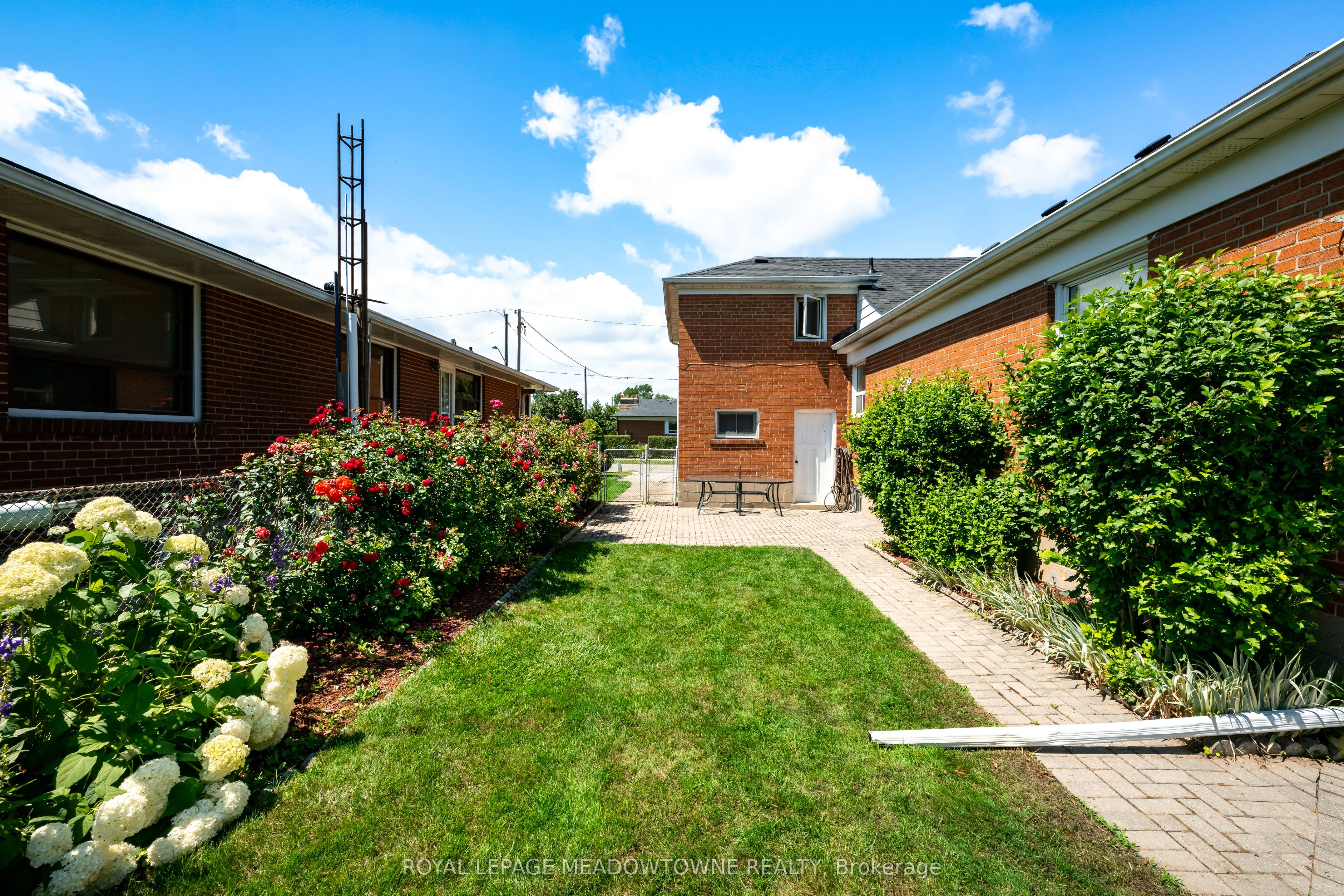 5 Boreal Road Property Photo 8