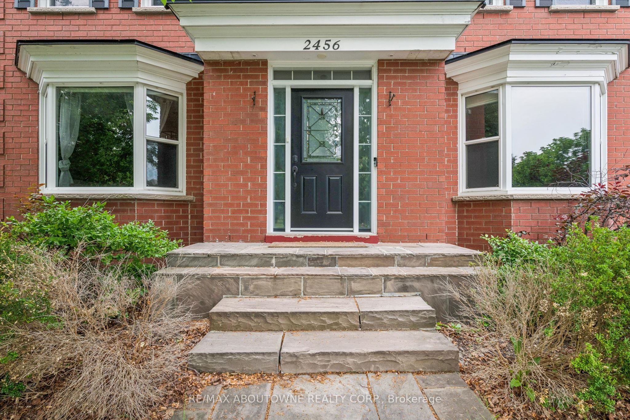 2456 Sixth Line Property Photo 2