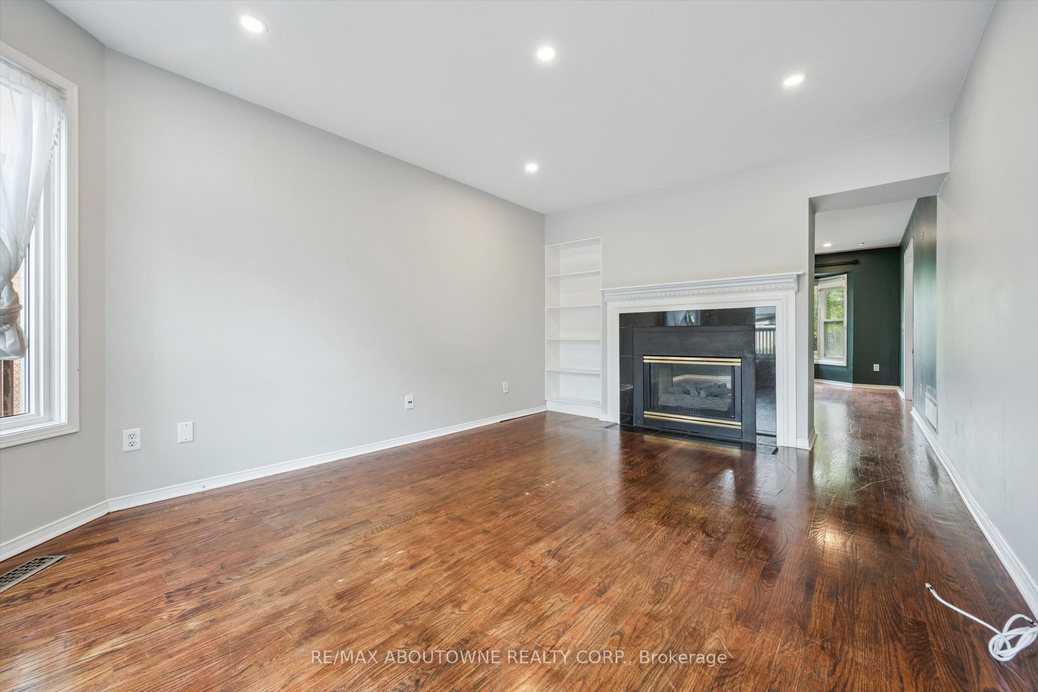 2456 Sixth Line Property Photo 9