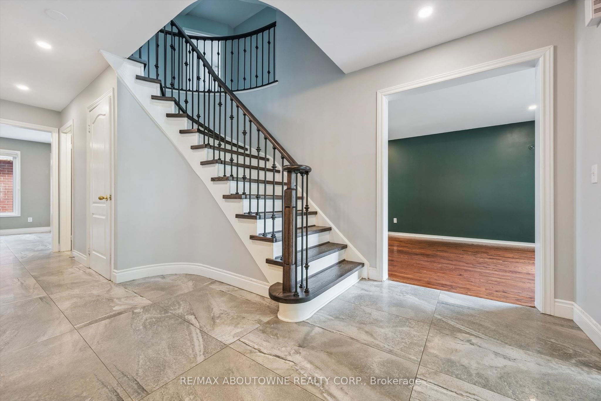 2456 Sixth Line Property Photo 20