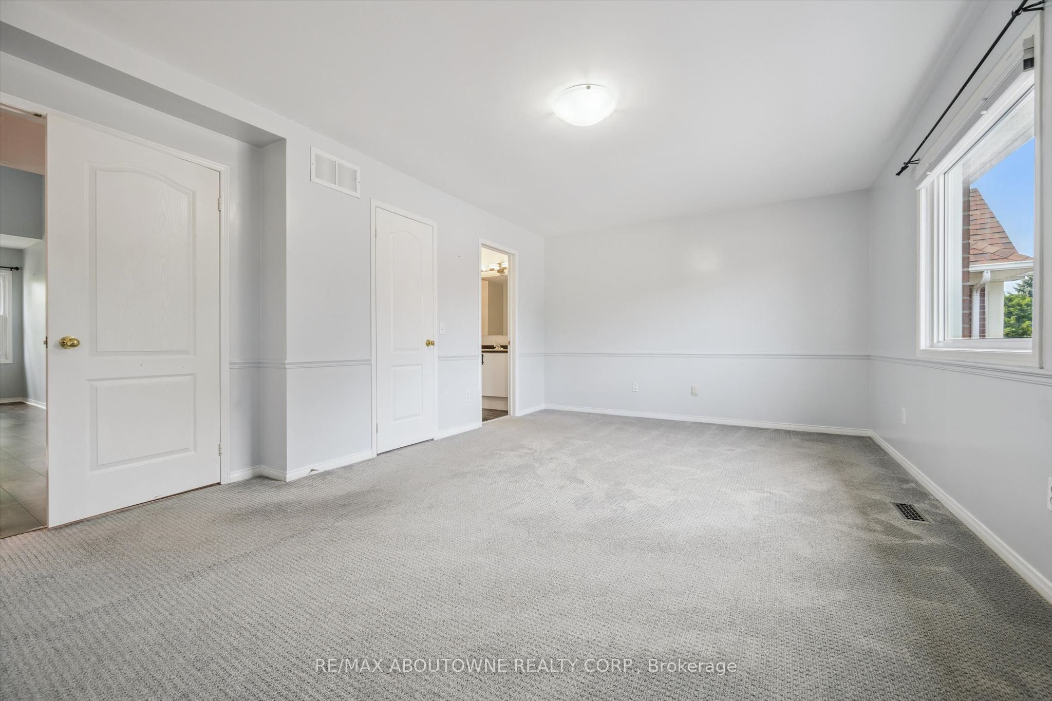 2456 Sixth Line Property Photo 21