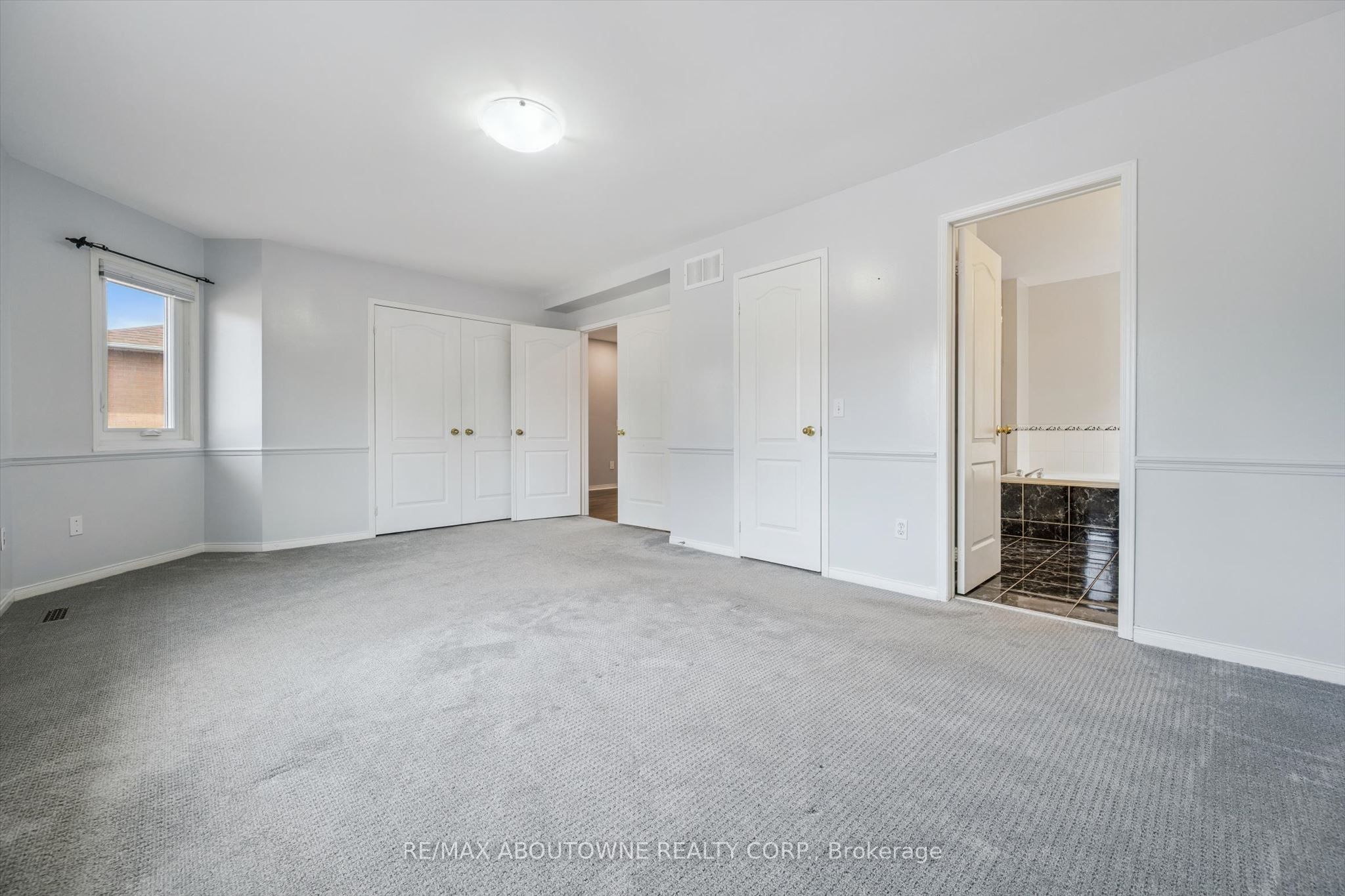 2456 Sixth Line Property Photo 23