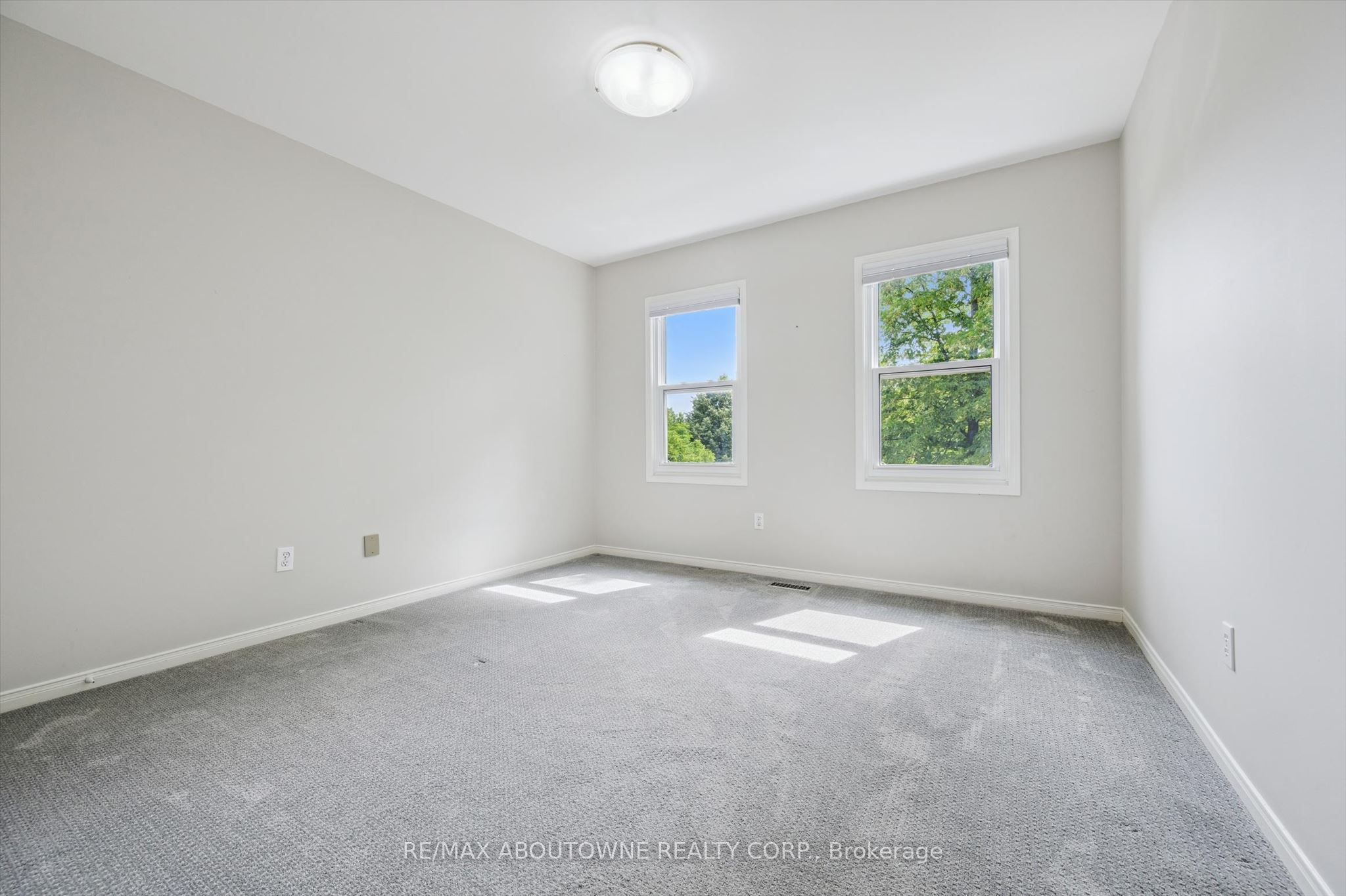 2456 Sixth Line Property Photo 27