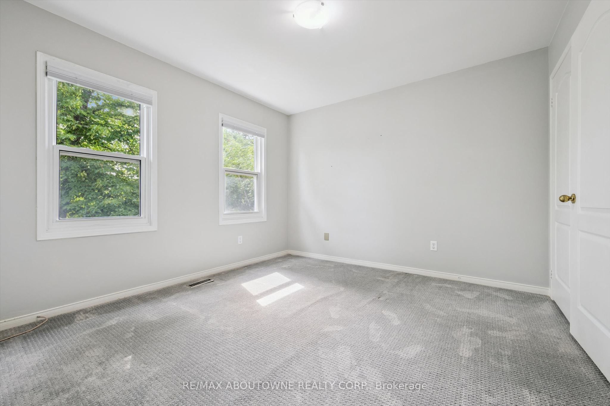 2456 Sixth Line Property Photo 29