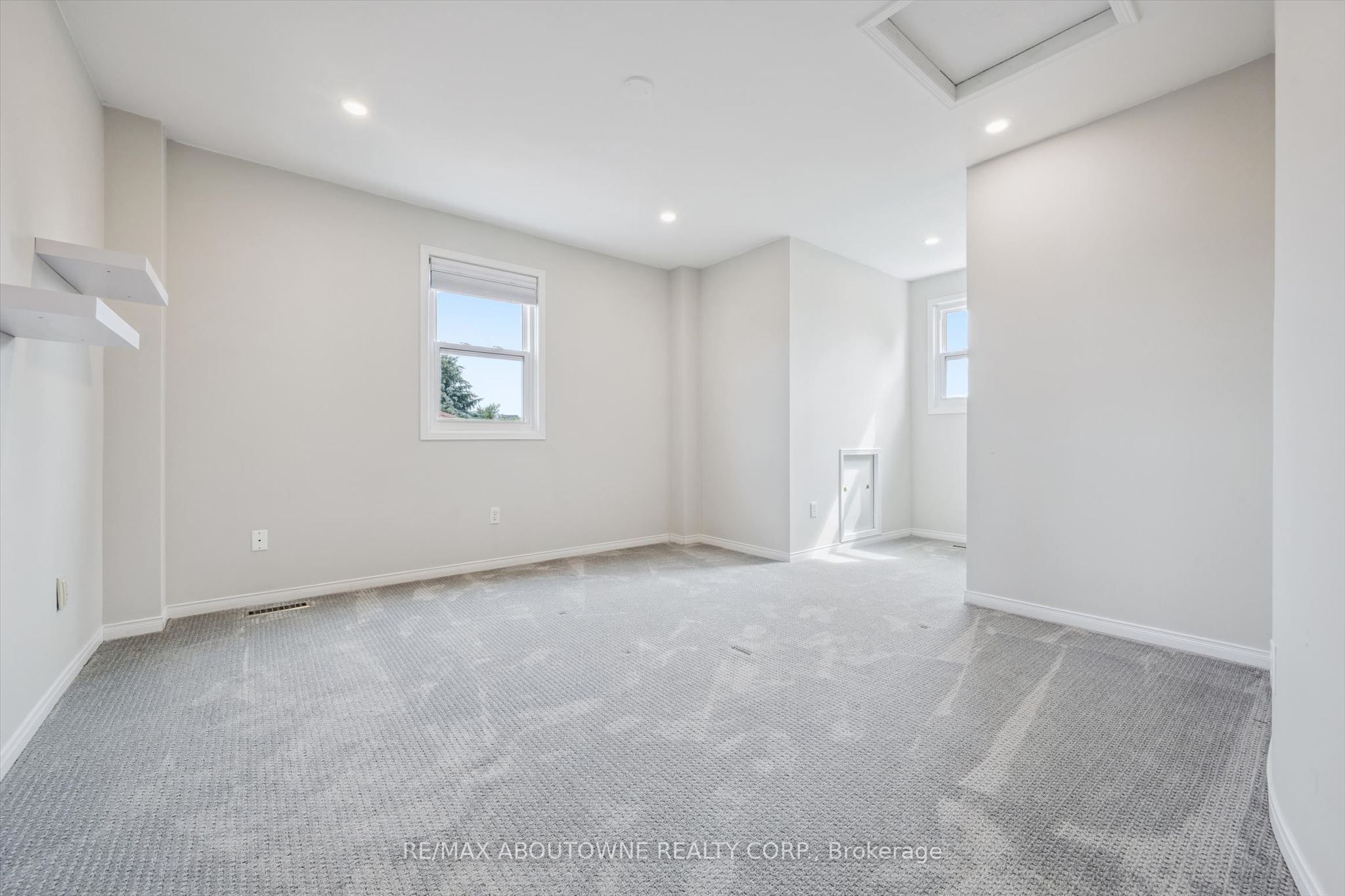2456 Sixth Line Property Photo 31