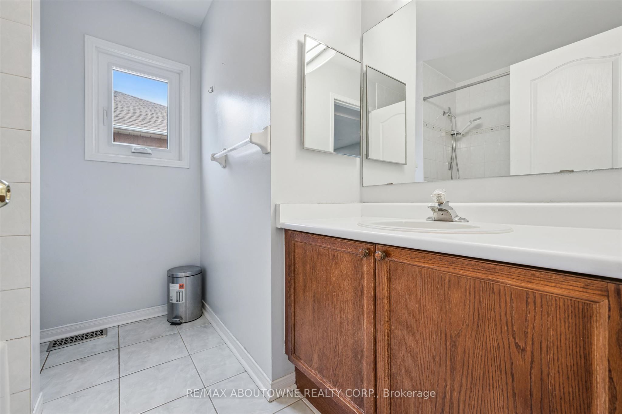 2456 Sixth Line Property Photo 33