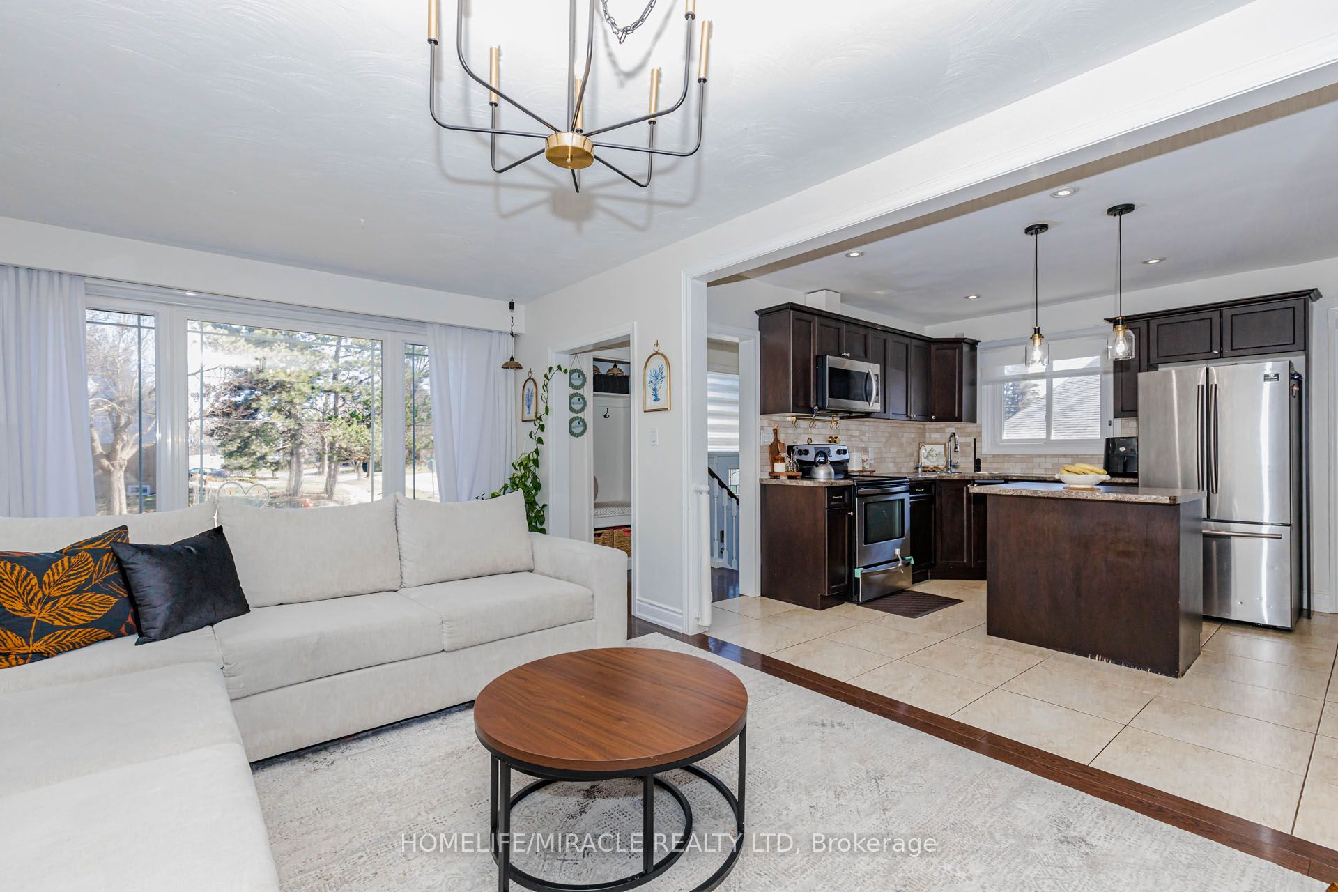 403 Delrex Boulevard Property Photo 8